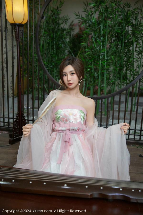 綺裡嘉 绮里嘉 [XiuRen]高清写真图 2024.11.20 No.9475 绮里嘉ula 古风美腿第4张图片