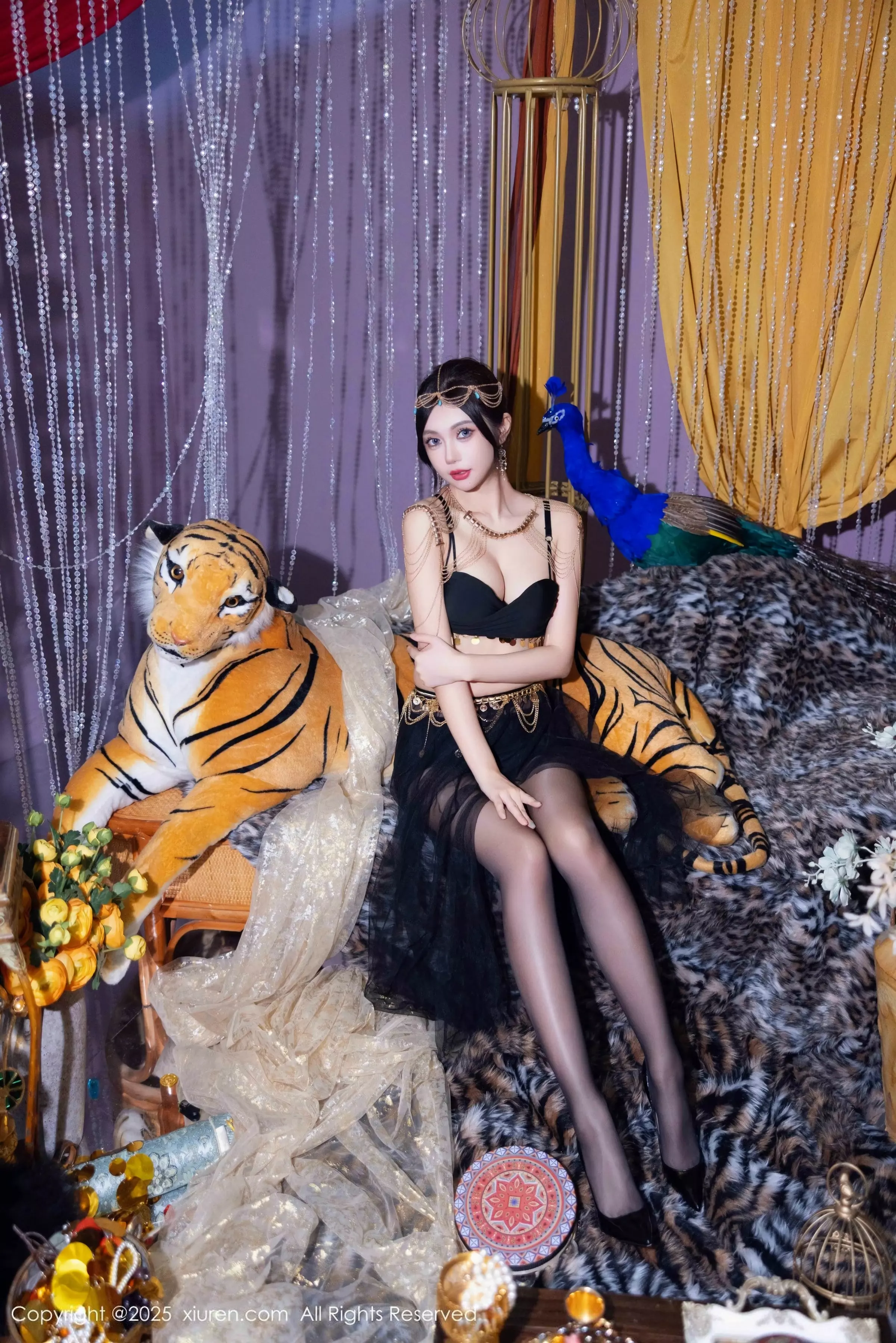 綺裡嘉 绮里嘉 [XiuRen]高清写真图 2025.03.14 No.10018 绮里嘉ula 黑丝美腿第9张图片