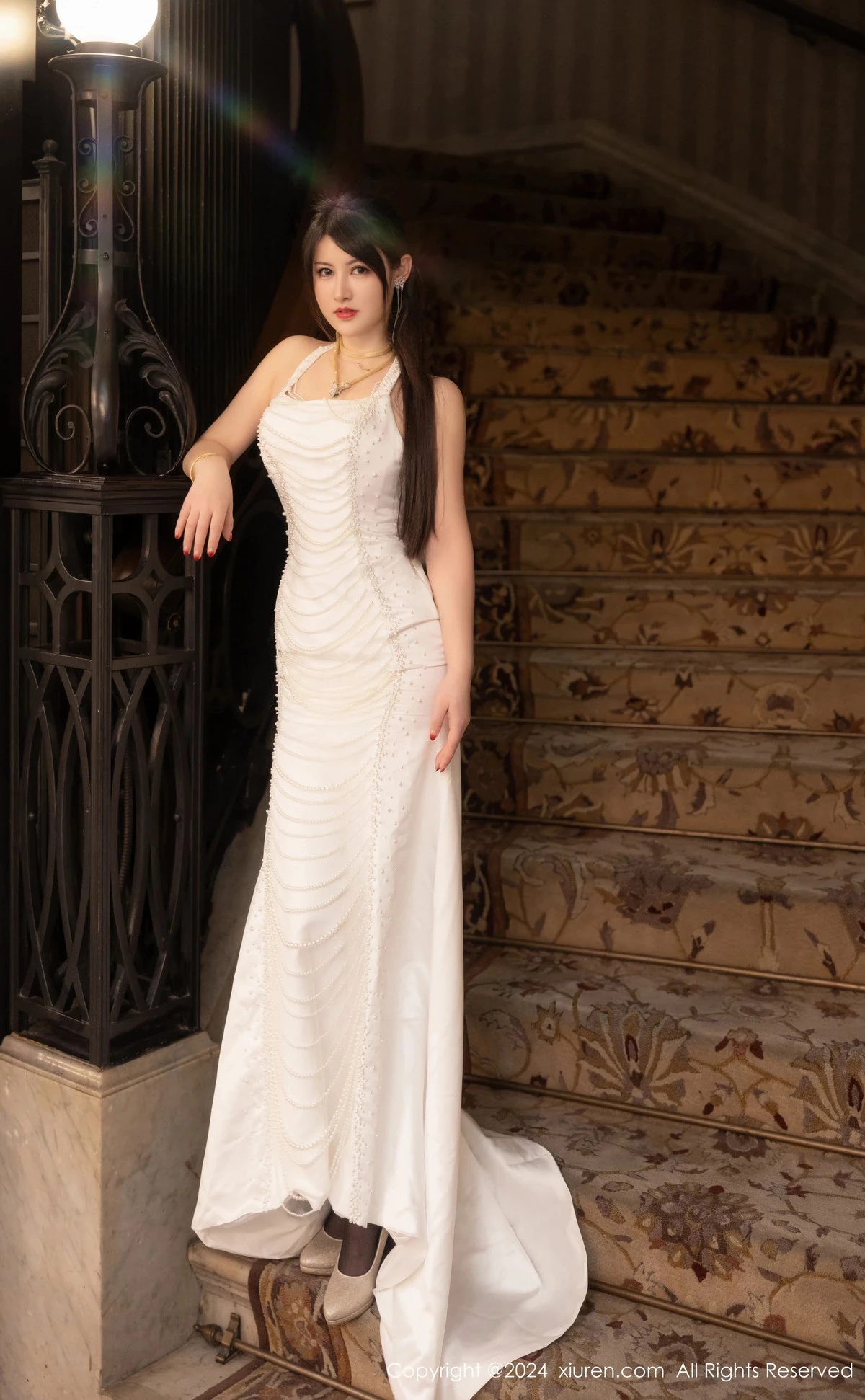 陈诗诗 诗诗 [XiuRen]高清写真图 2024.04.23 No.8436 诗诗kiki 黑丝美腿第4张图片