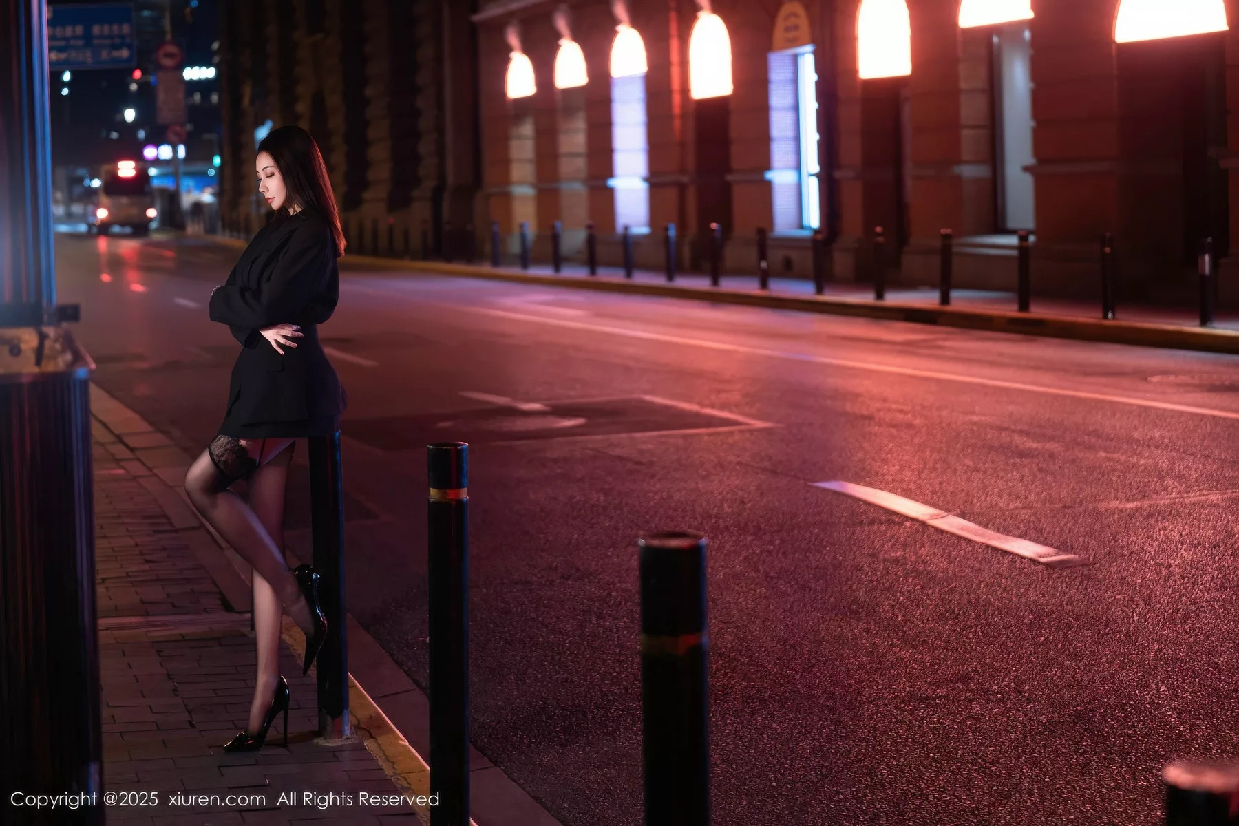 闫雪松 松果儿 [XiuRen]高清写真图 2025.10.23 No.10899 果儿Victoria第2张图片