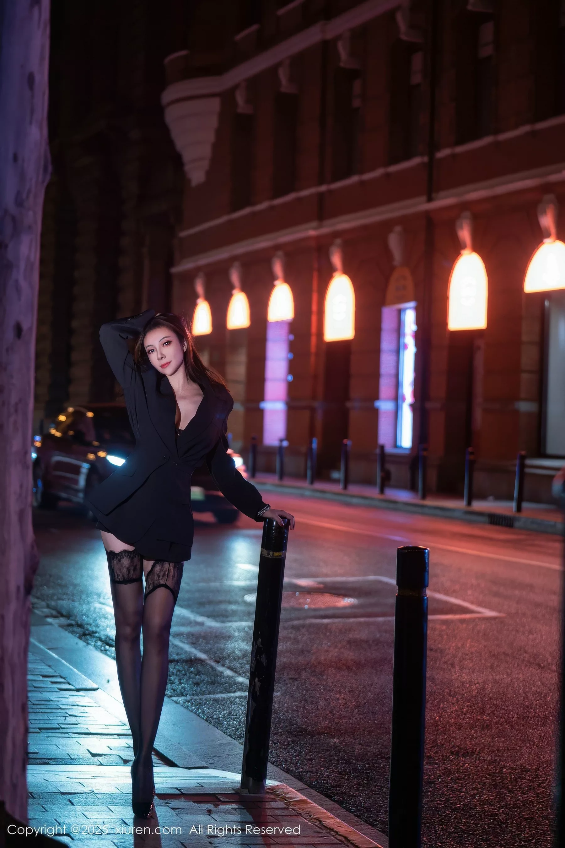 闫雪松 松果儿 [XiuRen]高清写真图 2025.10.23 No.10899 果儿Victoria第3张图片