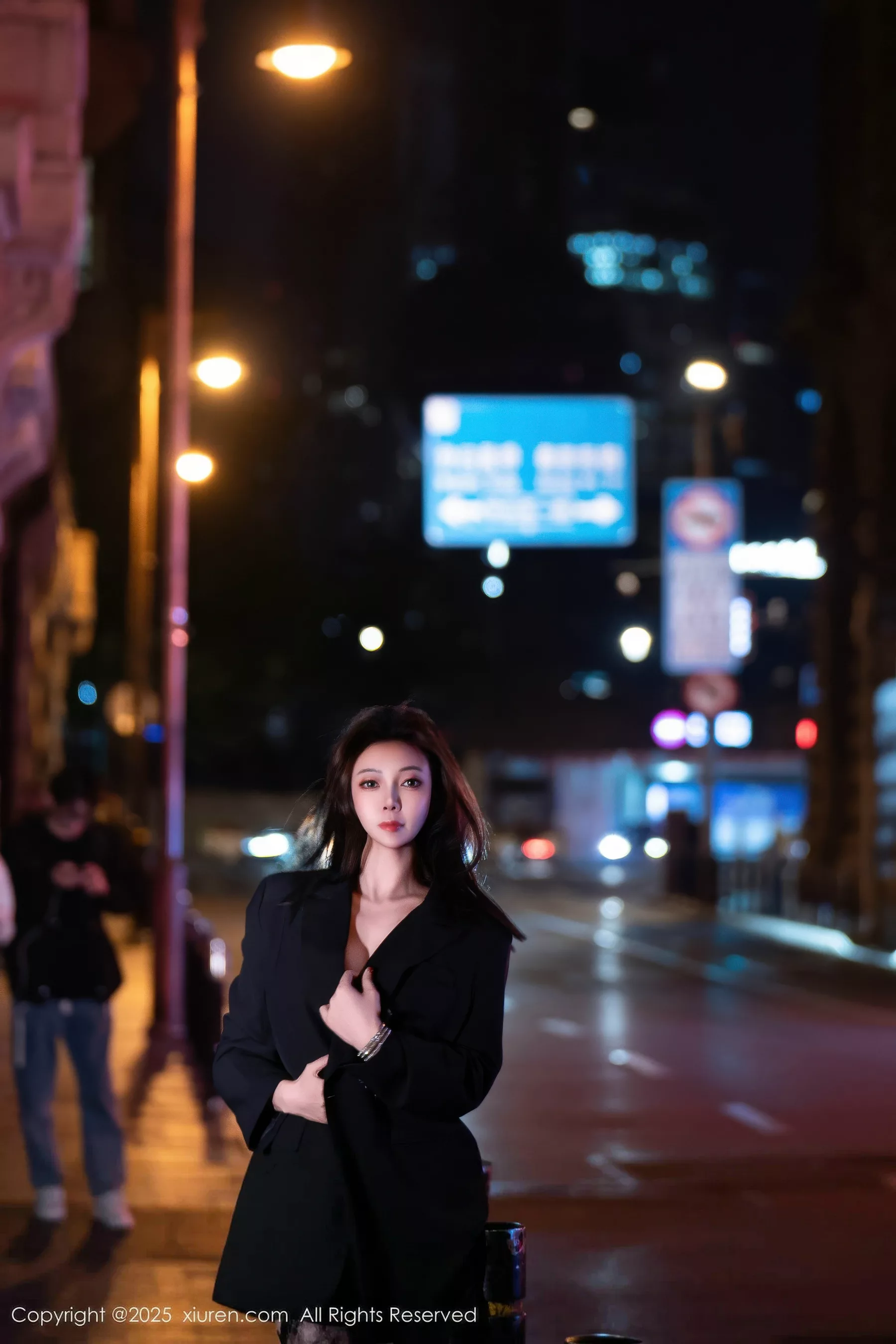 闫雪松 松果儿 [XiuRen]高清写真图 2025.10.23 No.10899 果儿Victoria第7张图片