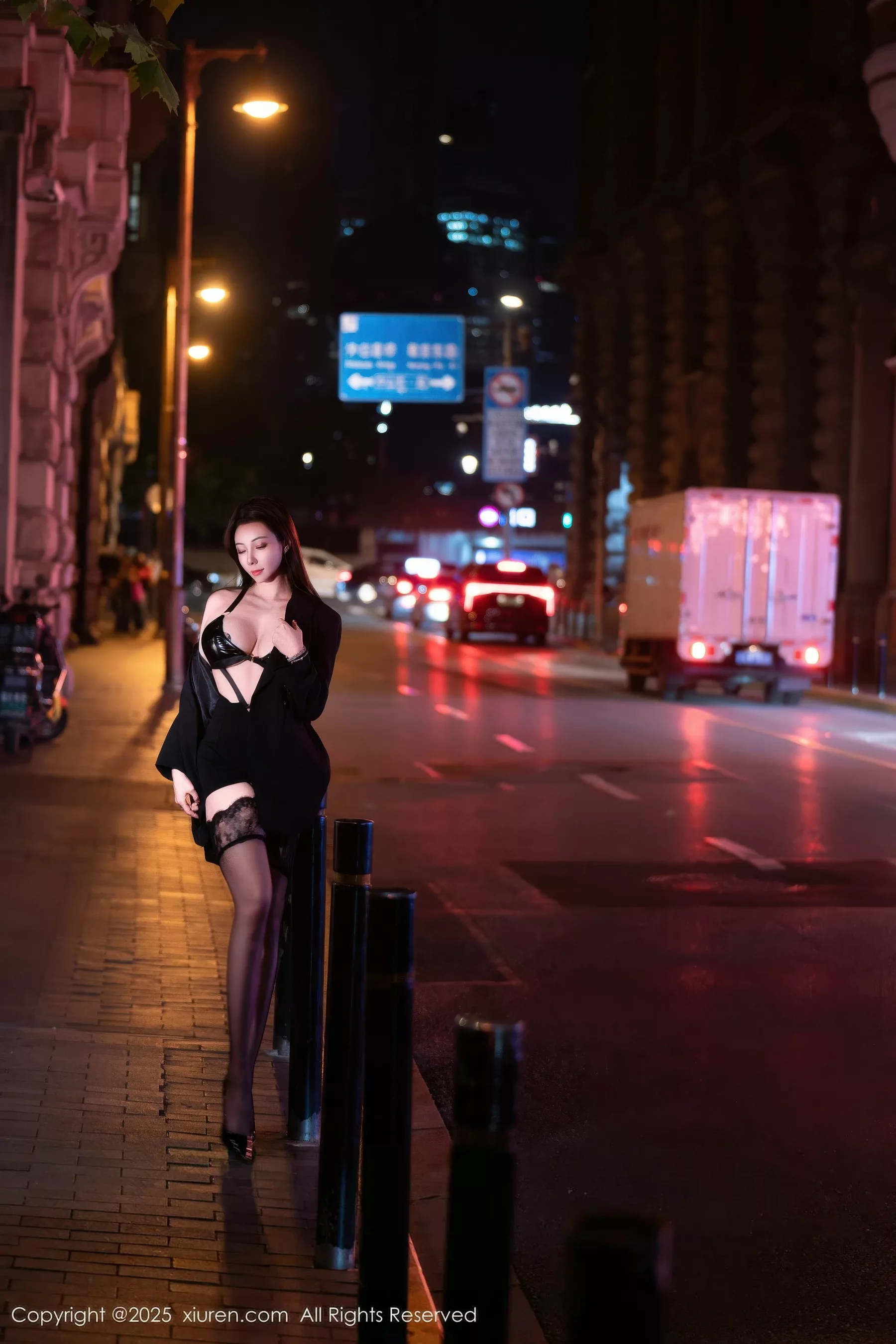 闫雪松 松果儿 [XiuRen]高清写真图 2025.10.23 No.10899 果儿Victoria第9张图片