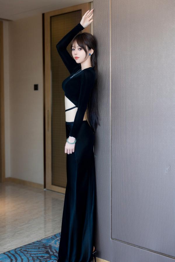 周妍希 奶瓶土肥圆 [XiuRen]高清写真图 2024.06.06 No.8661 奶瓶. 美腿性感第10张图片