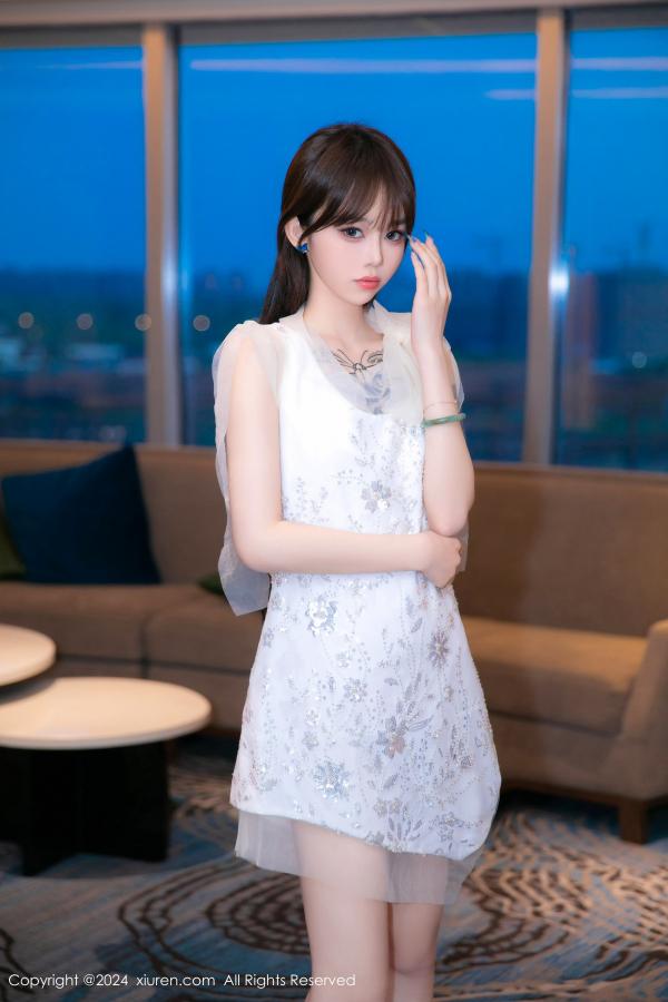 [XiuRen]高清写真图 2024.06.13 No.8696 奶瓶. 美腿性感-套图网