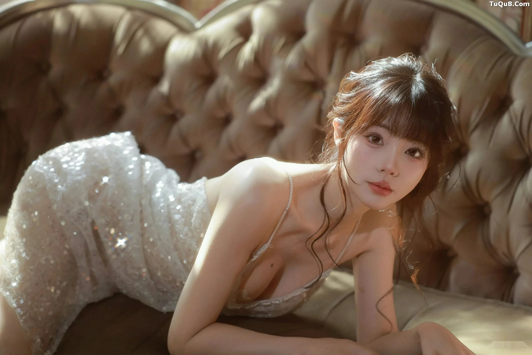 佘贝拉  [XiuRen]高清写真图 2025.09.24 No.10799 佘贝拉Bella 连衣短裙第5张图片