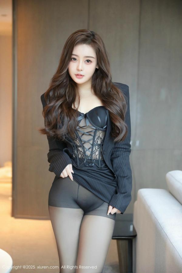 希雅  [XiuRen]高清写真图 2025.03.05 No.9971 希雅sia 黑丝美臀第8张图片