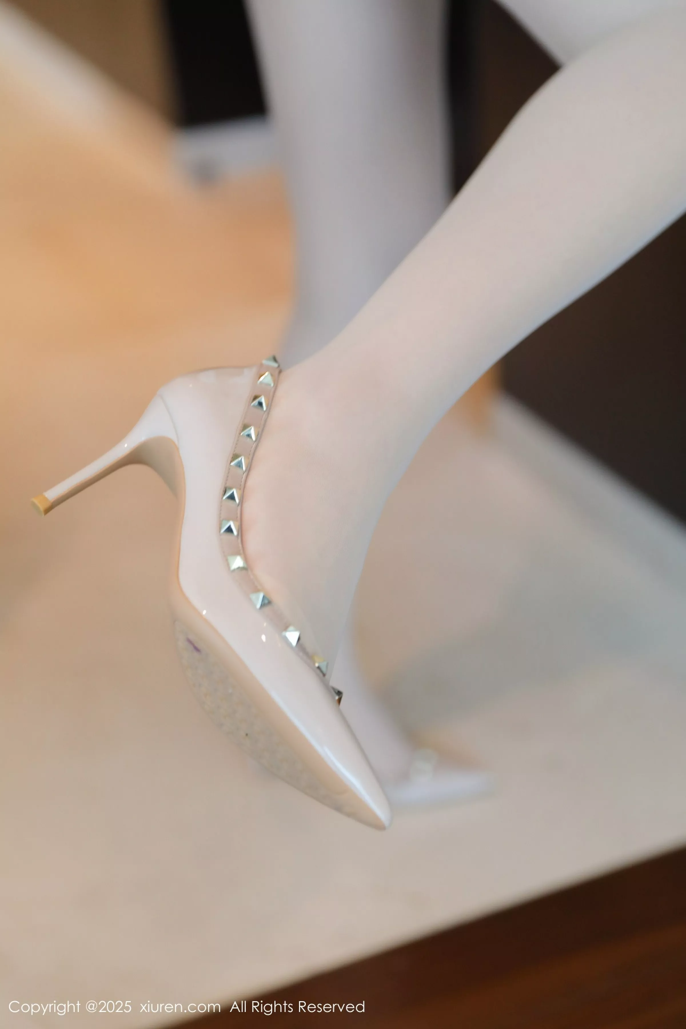 希雅  [XiuRen]高清写真图 2025.04.17 No.10165 希雅sia 紫色内衣第7张图片