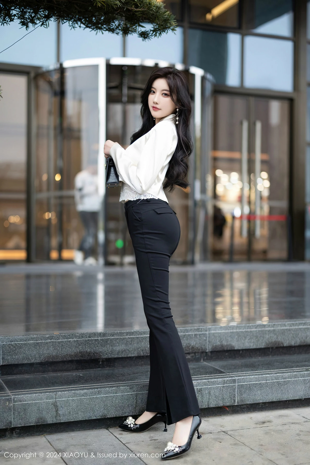 杨晨晨 sugar小甜心CC [XIAOYU]高清写真图 2024.04.12 VOL.1233 杨晨晨Yome 黑丝美腿第5张图片