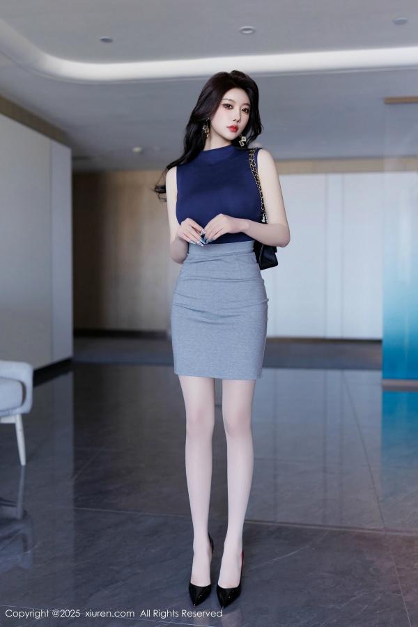 [XiuRen]高清写真图 2025.02.08 No.9857 杨晨晨Yome 黑丝美腿-秀人网