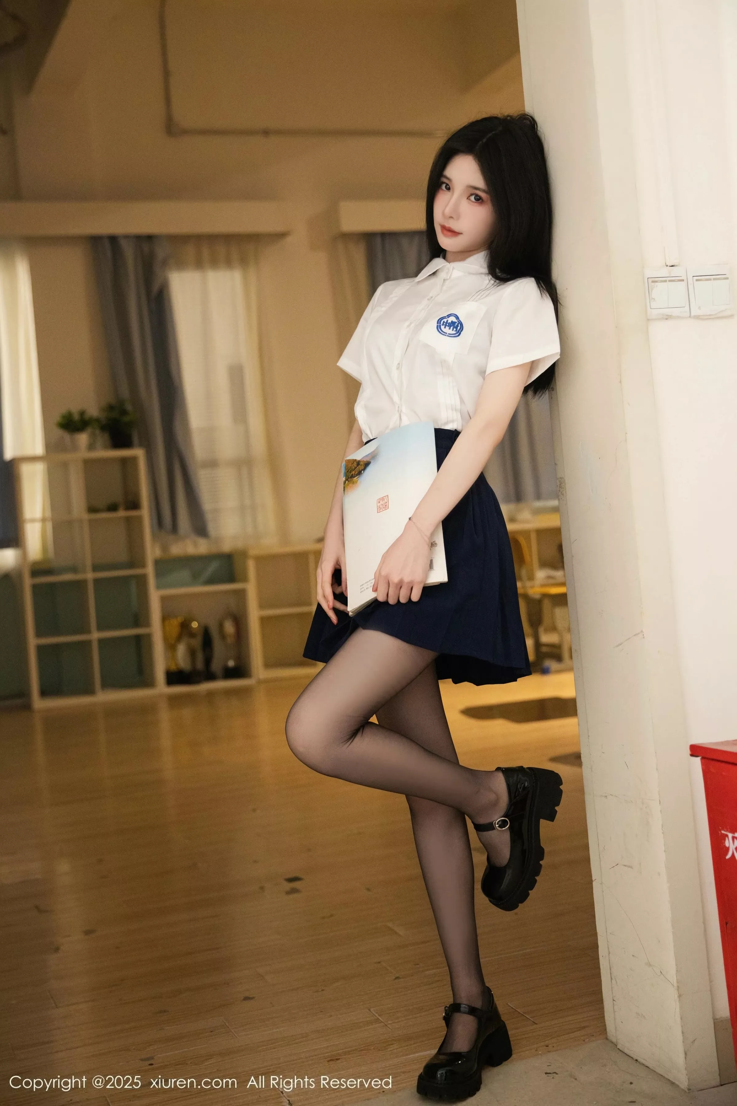 [XiuRen]高清写真图 2025.05.16 No.10287 布丁wow 性感JK-套图网