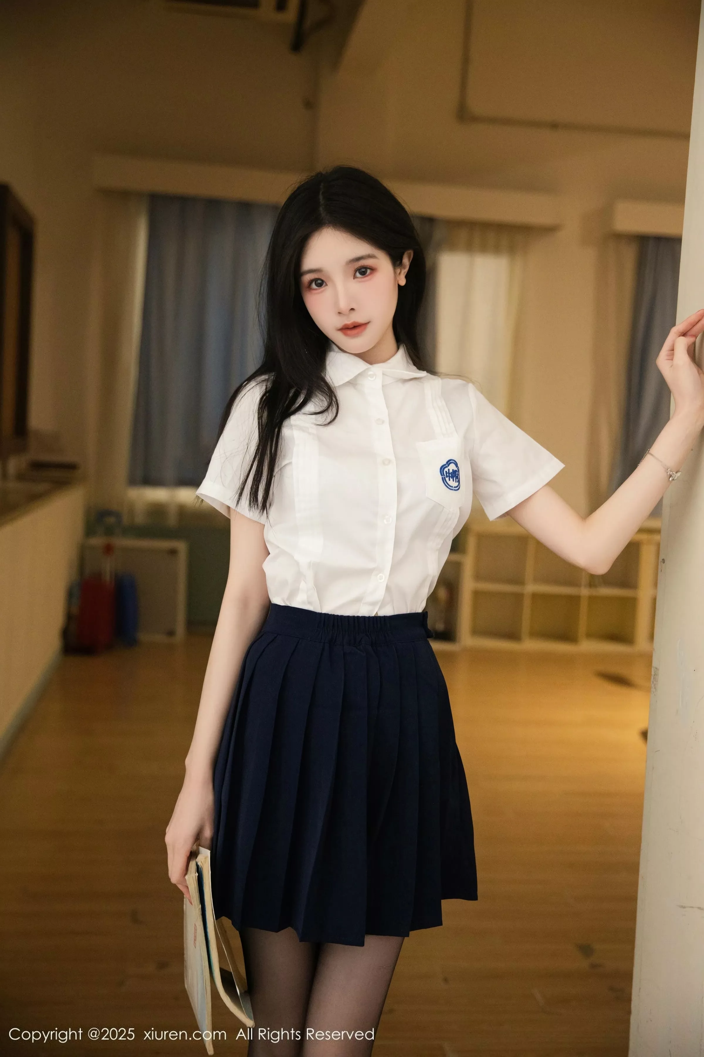 Carina Lee Carina布丁 [XiuRen]高清写真图 2025.05.16 No.10287 布丁wow 性感JK第2张图片