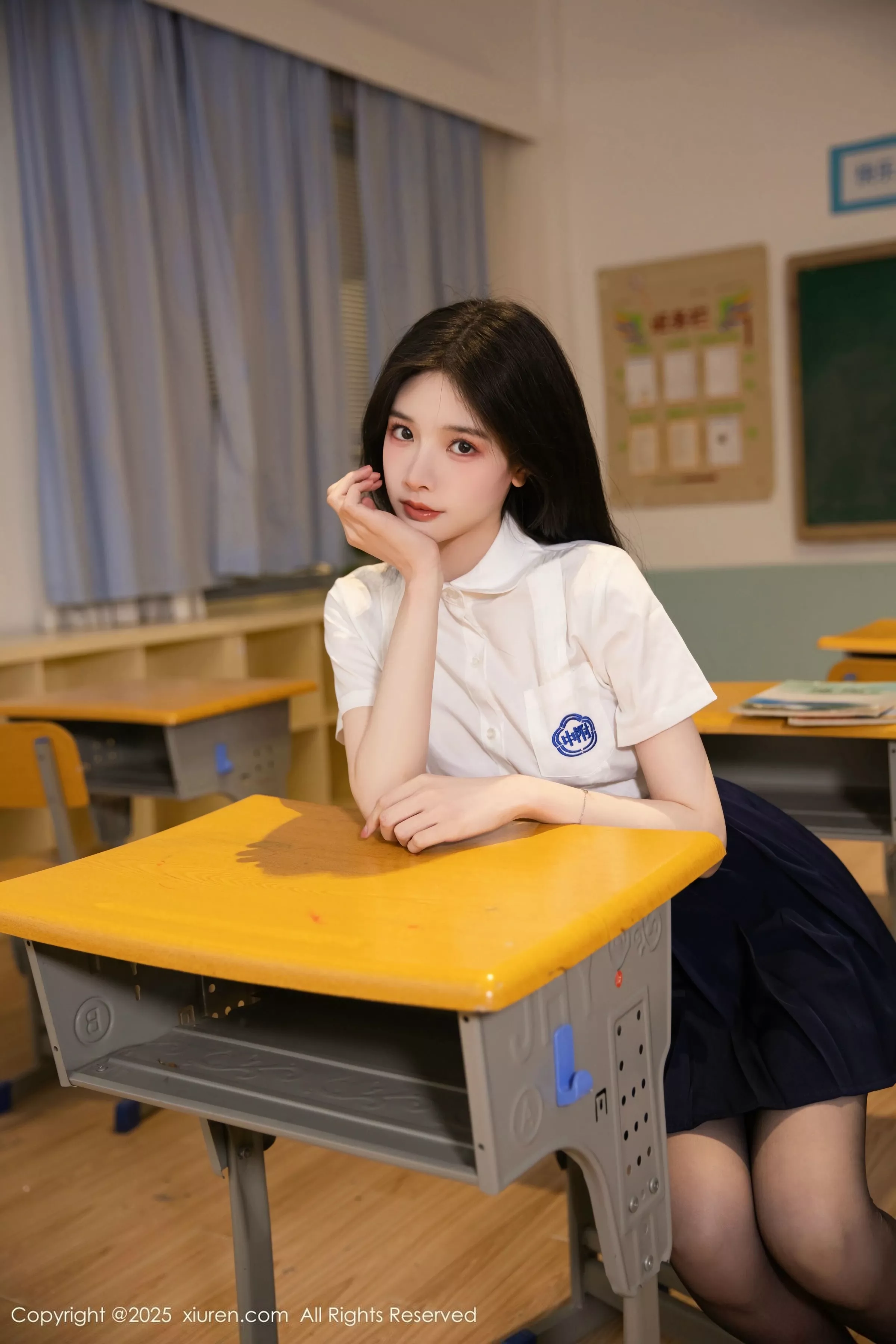 Carina Lee Carina布丁 [XiuRen]高清写真图 2025.05.16 No.10287 布丁wow 性感JK第8张图片