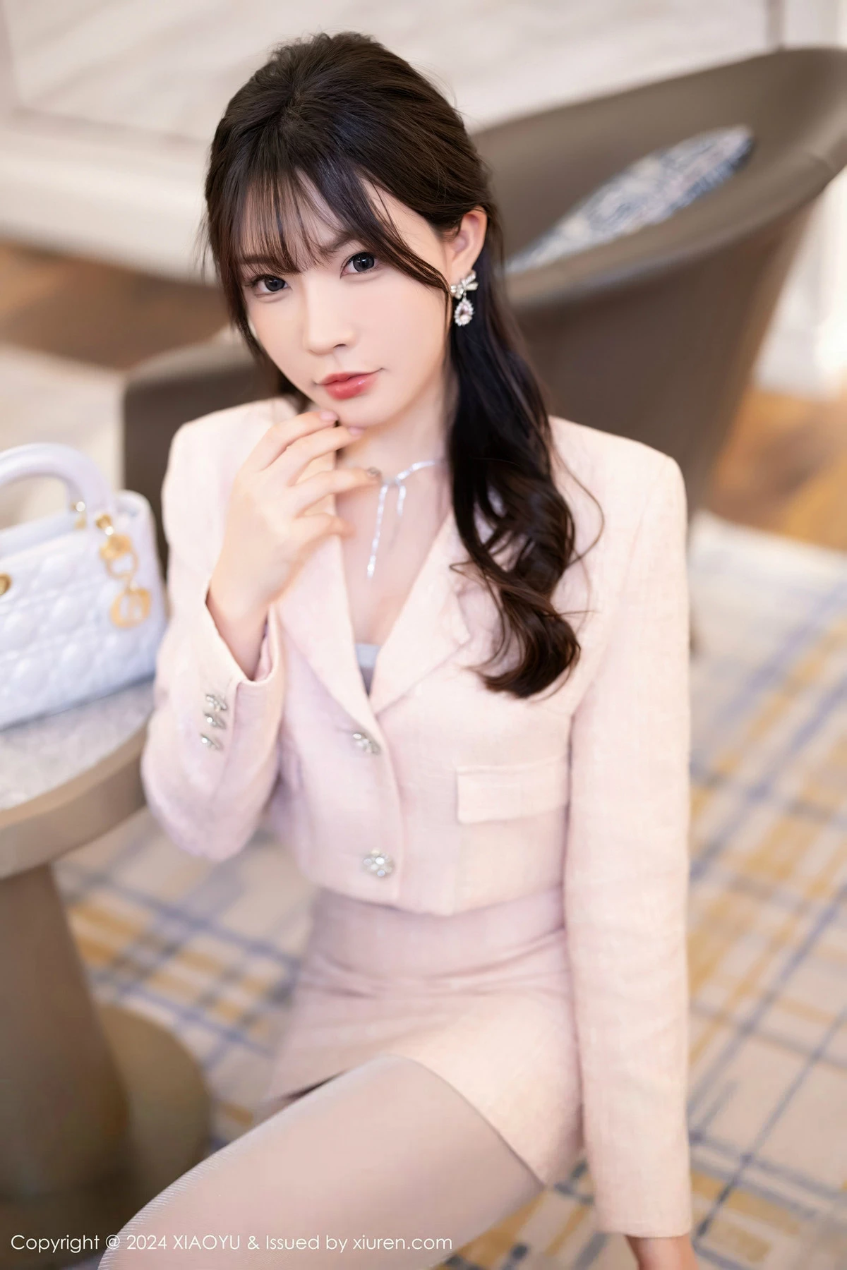 陈芝 芝芝Booty [XIAOYU]高清写真图 2024.04.17 VOL.1236 徐莉芝Booty 丝袜美腿第7张图片