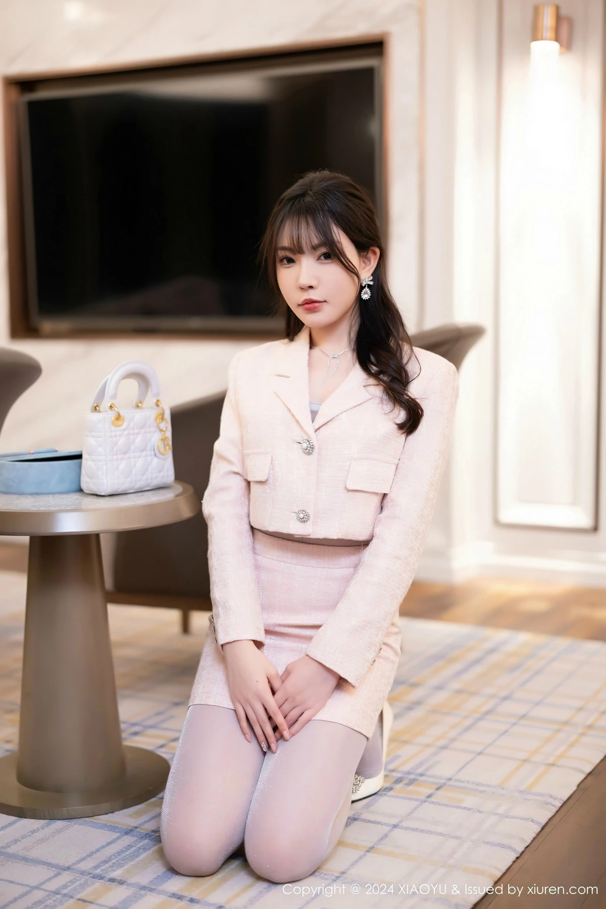 陈芝 芝芝Booty [XIAOYU]高清写真图 2024.04.17 VOL.1236 徐莉芝Booty 丝袜美腿第8张图片