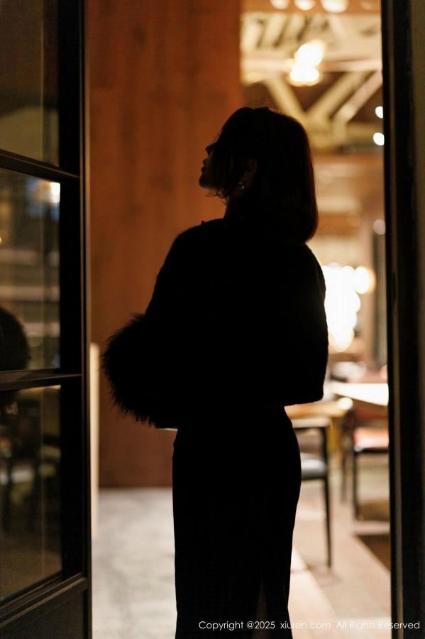 [XiuRen]高清写真图 2025.02.13 No.9880 徐莉芝Booty 黑丝美腿-套图网