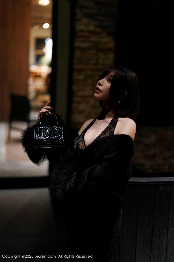 陈芝 芝芝Booty [XiuRen]高清写真图 2025.02.13 No.9880 徐莉芝Booty 黑丝美腿第3张图片