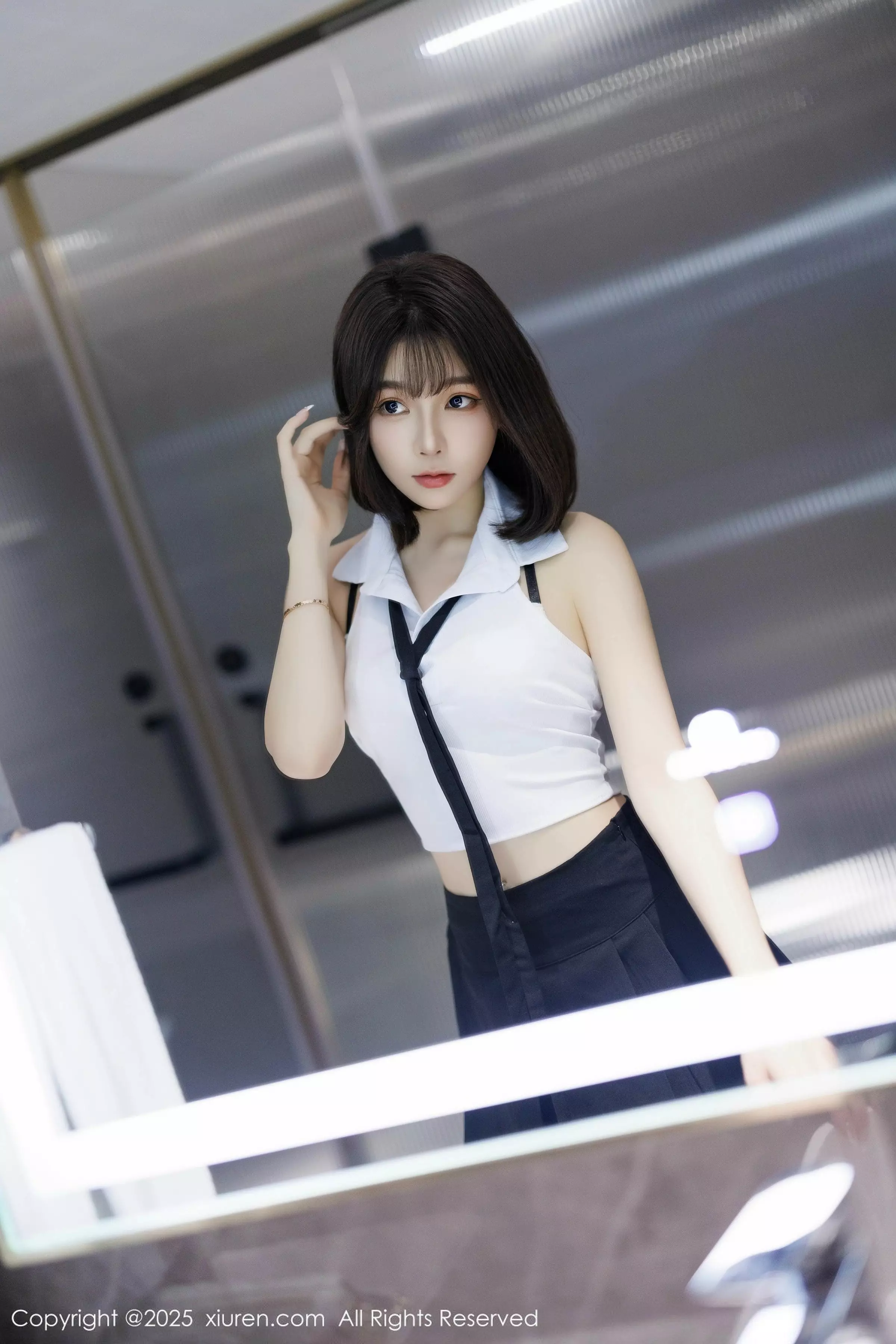 陈芝 芝芝Booty [XiuRen]高清写真图 2025.03.20 No.10048 徐莉芝Booty 婀娜妩媚第2张图片