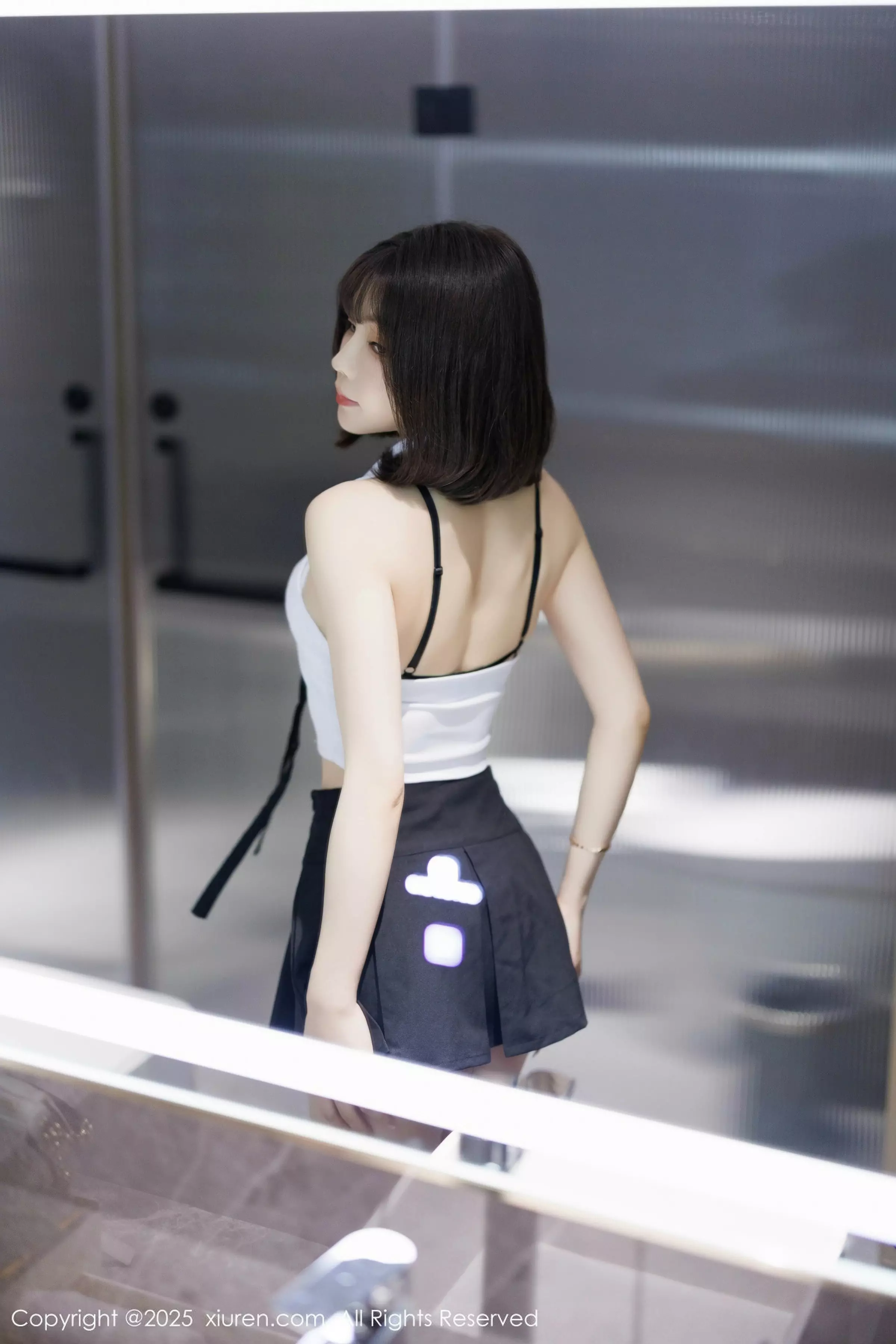 陈芝 芝芝Booty [XiuRen]高清写真图 2025.03.20 No.10048 徐莉芝Booty 婀娜妩媚第3张图片