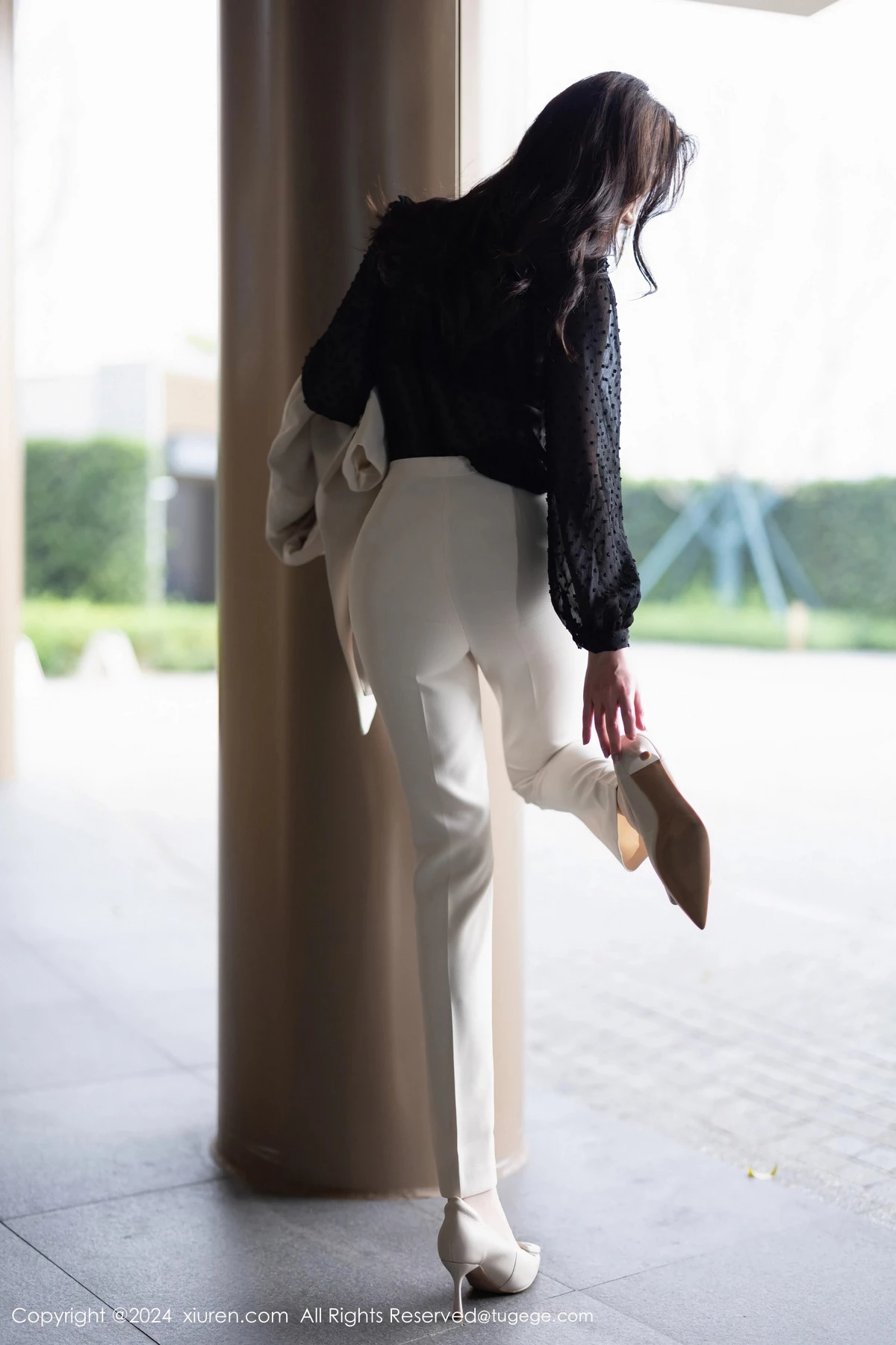 梦心玥  [XiuRen]高清写真图 2024.04.08 No.8354 梦心玥 丝袜美腿第8张图片