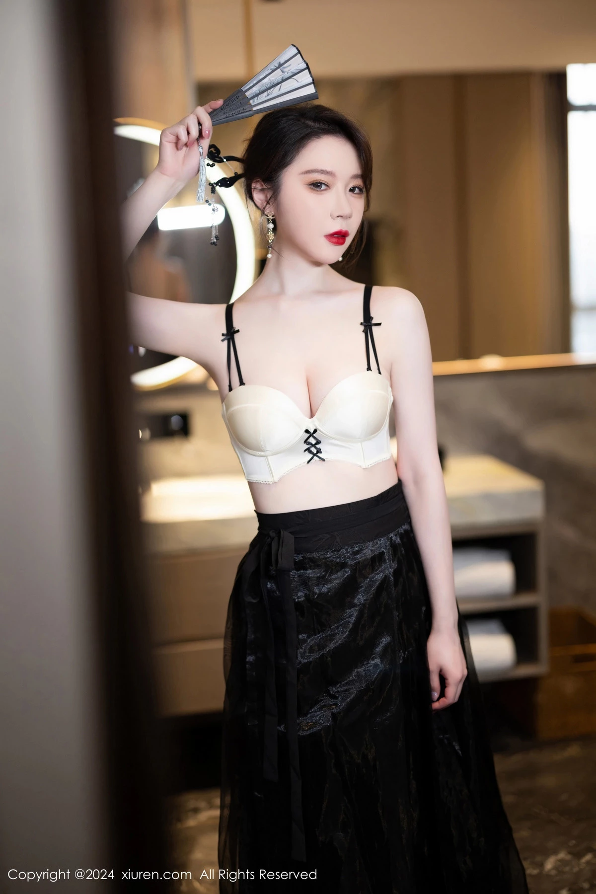 梦心玥  [XiuRen]高清写真图 2024.04.28 No.8465 梦心玥 修长美腿第8张图片