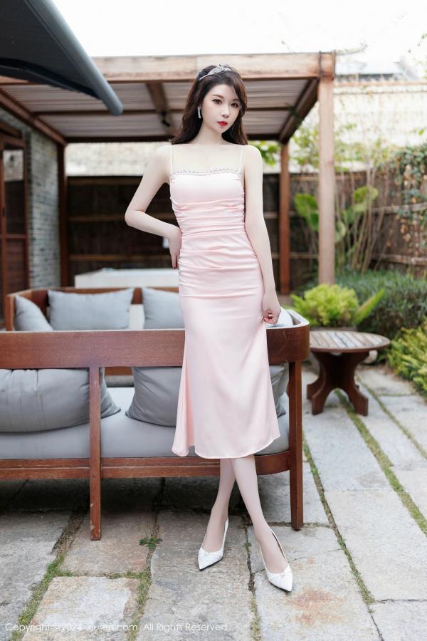 [XiuRen]高清写真图 2024.12.11 No.9584 梦心玥 丝袜美腿-套图网