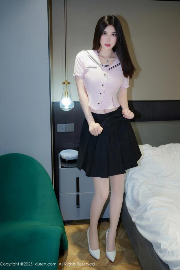 薛曼柔  [XiuRen]高清写真图 2025.02.17 No.9892 曼柔 丝袜美腿第6张图片