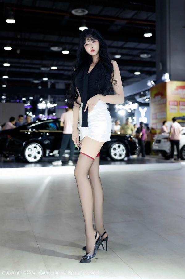 小娜比  [XiuRen]高清写真图 2024.12.10 No.9575 娜比 黑丝美腿第5张图片