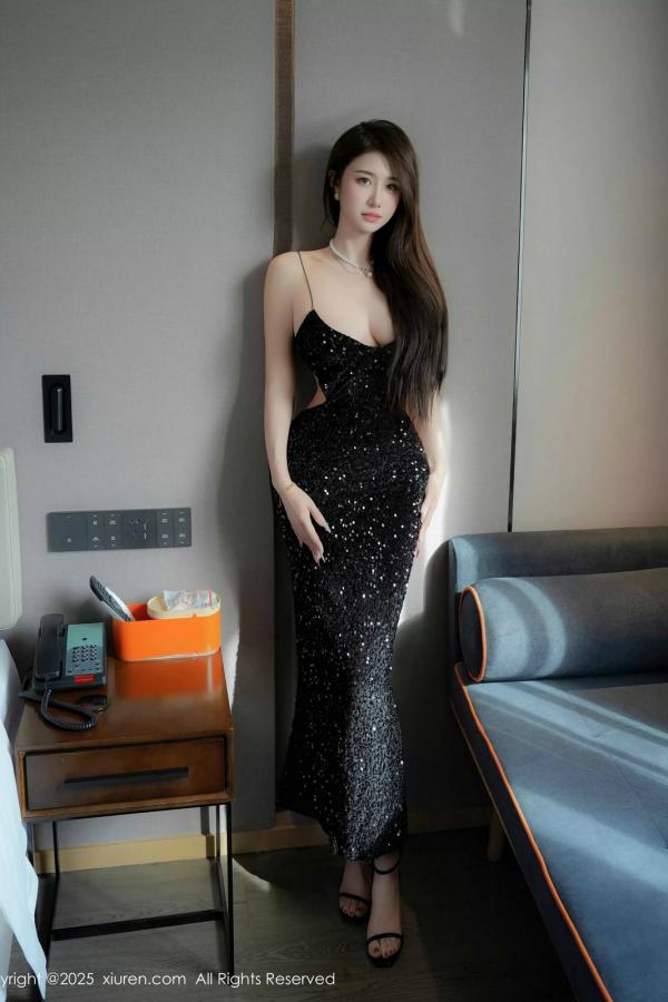 星星Star  [XiuRen]高清写真图 2025.02.26 No.9937 星星baby 美腿性感第6张图片