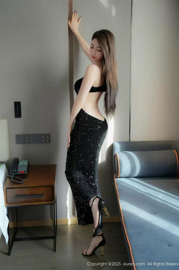 星星Star  [XiuRen]高清写真图 2025.02.26 No.9937 星星baby 美腿性感第8张图片