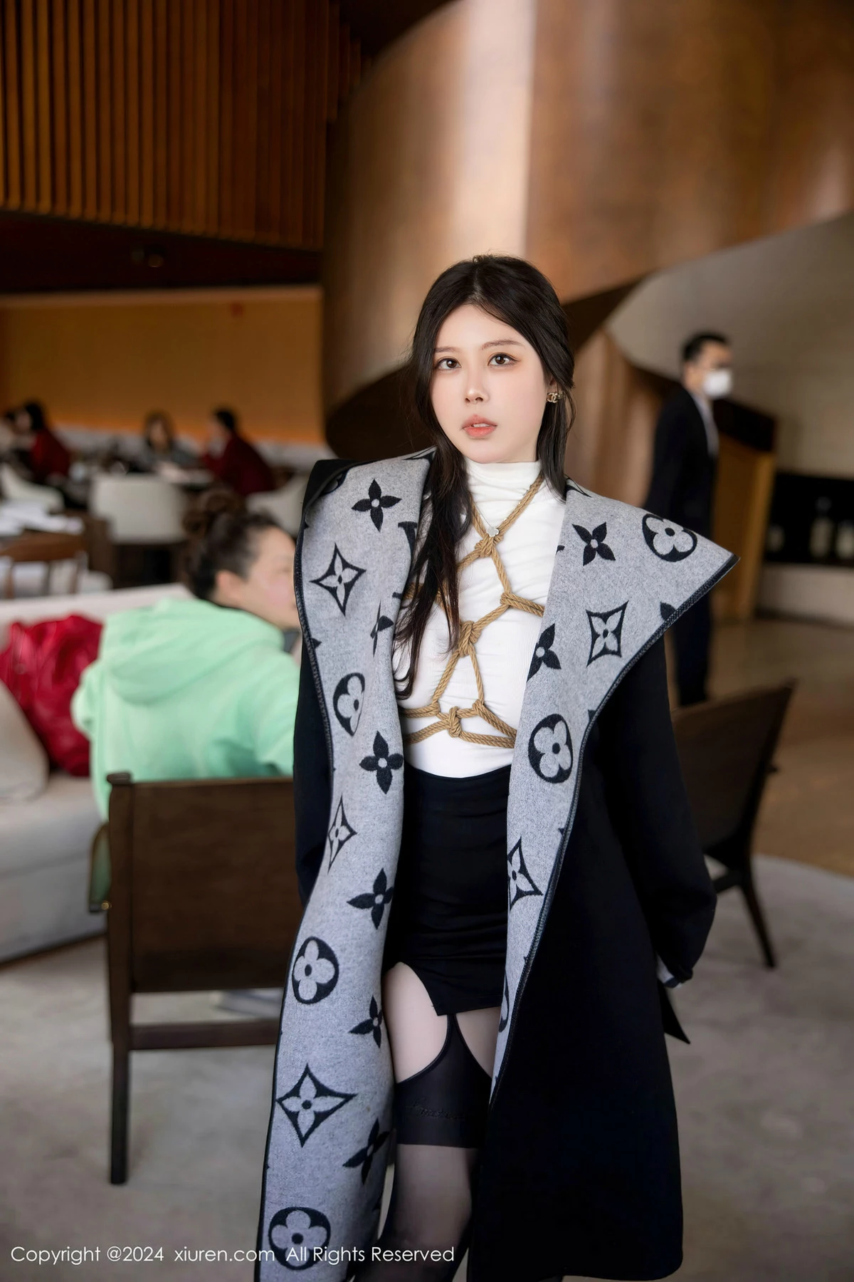 白茹雪  [XiuRen]高清写真图 2024.04.15 No.8390 白茹雪 黑丝性感第2张图片