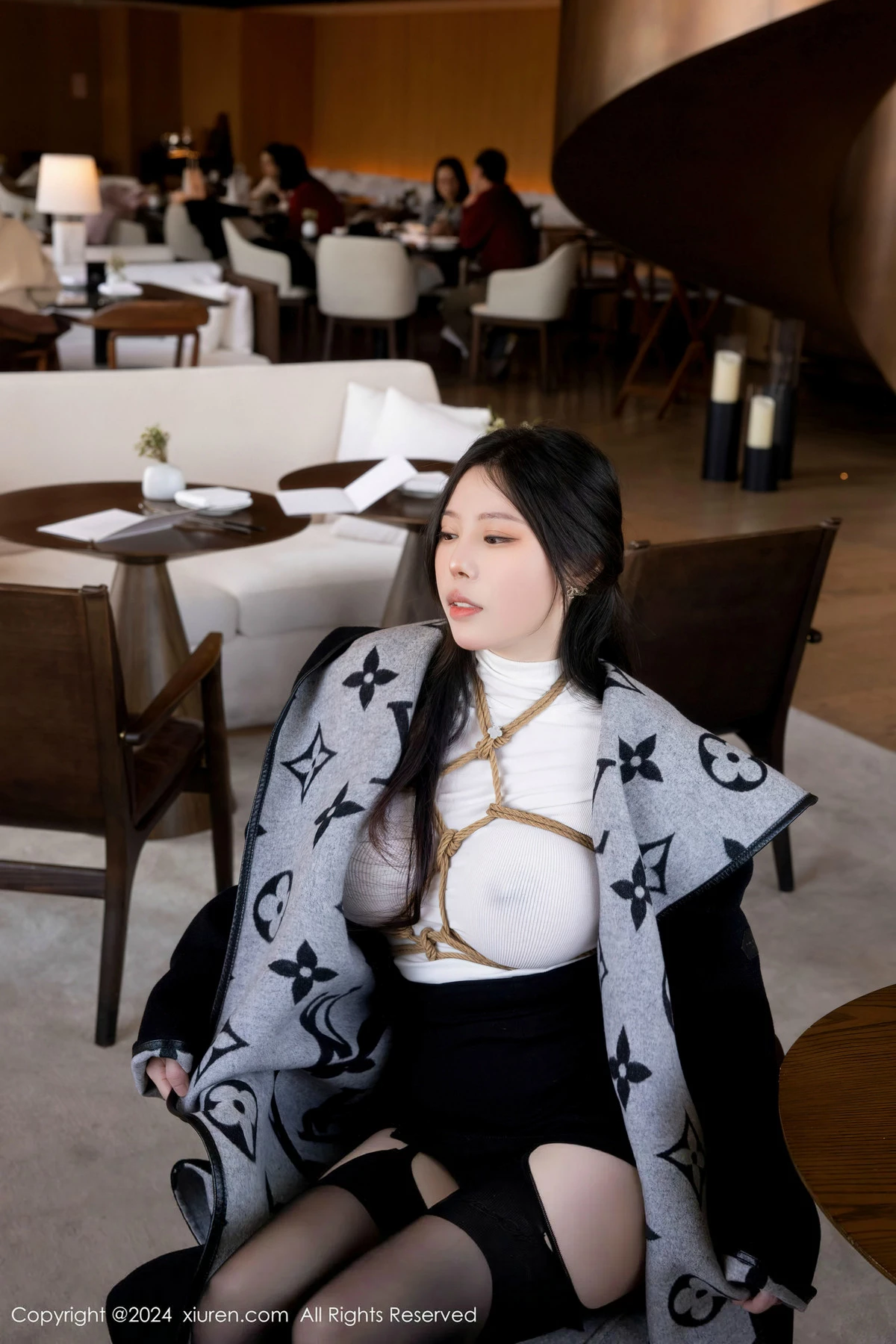 白茹雪  [XiuRen]高清写真图 2024.04.15 No.8390 白茹雪 黑丝性感第9张图片