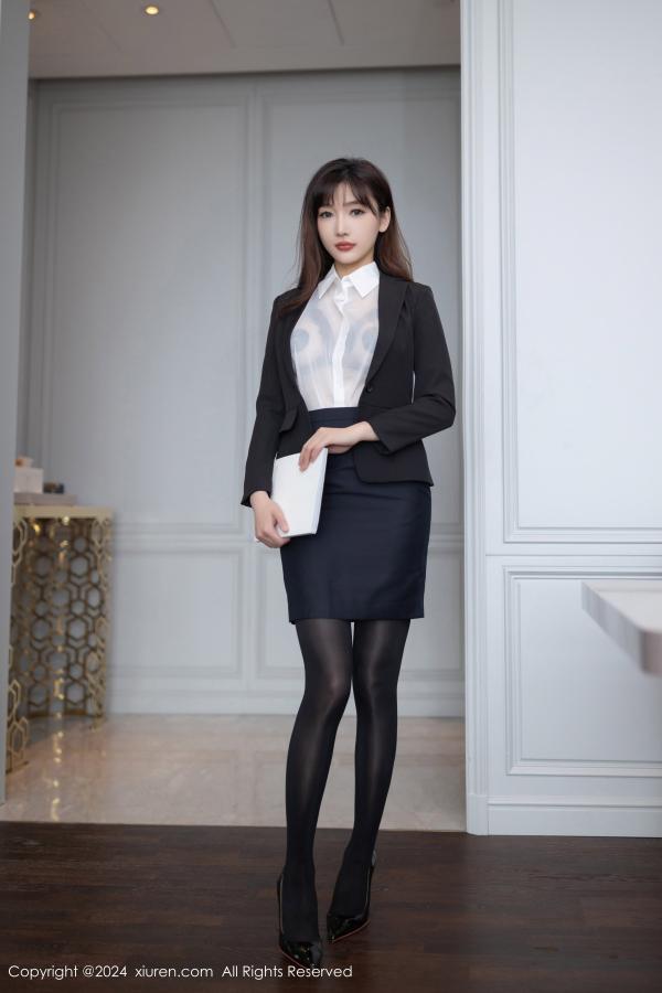 [XiuRen]高清写真图 2024.08.08 No.8988 陆萱萱 黑丝美腿-套图网
