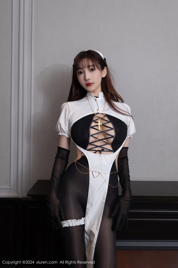 [XiuRen]高清写真图 2024.09.26 No.9216 陆萱萱 黑丝美腿-套图网