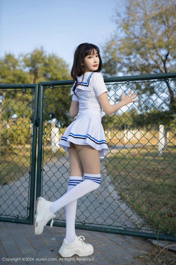 陆萱萱  [XiuRen]高清写真图 2024.12.05 No.9554 陆萱萱 学生套装第9张图片