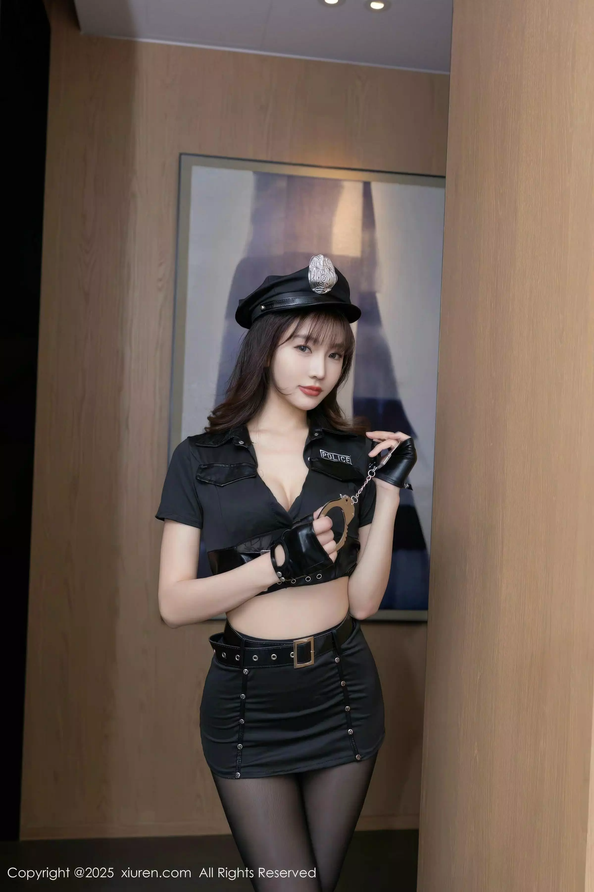 陆萱萱  [XiuRen]高清写真图 2025.03.27 No.10081 陆萱萱 魅惑黑丝第2张图片