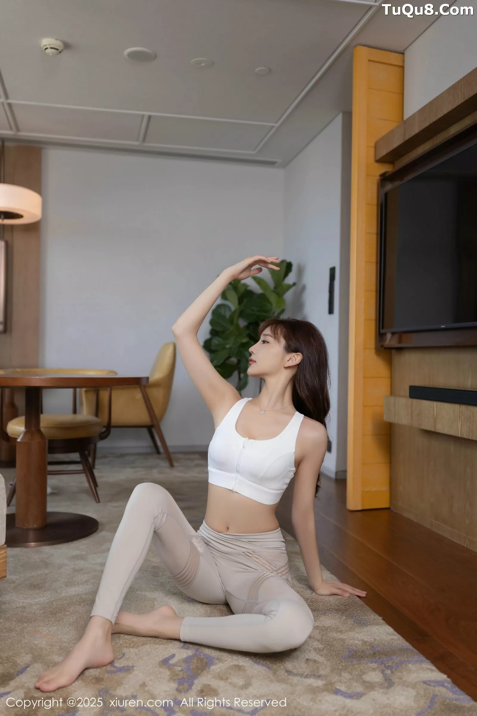 陆萱萱  [XiuRen]高清写真图 2025.05.29 No.10343 陆萱萱 情趣睡服第4张图片