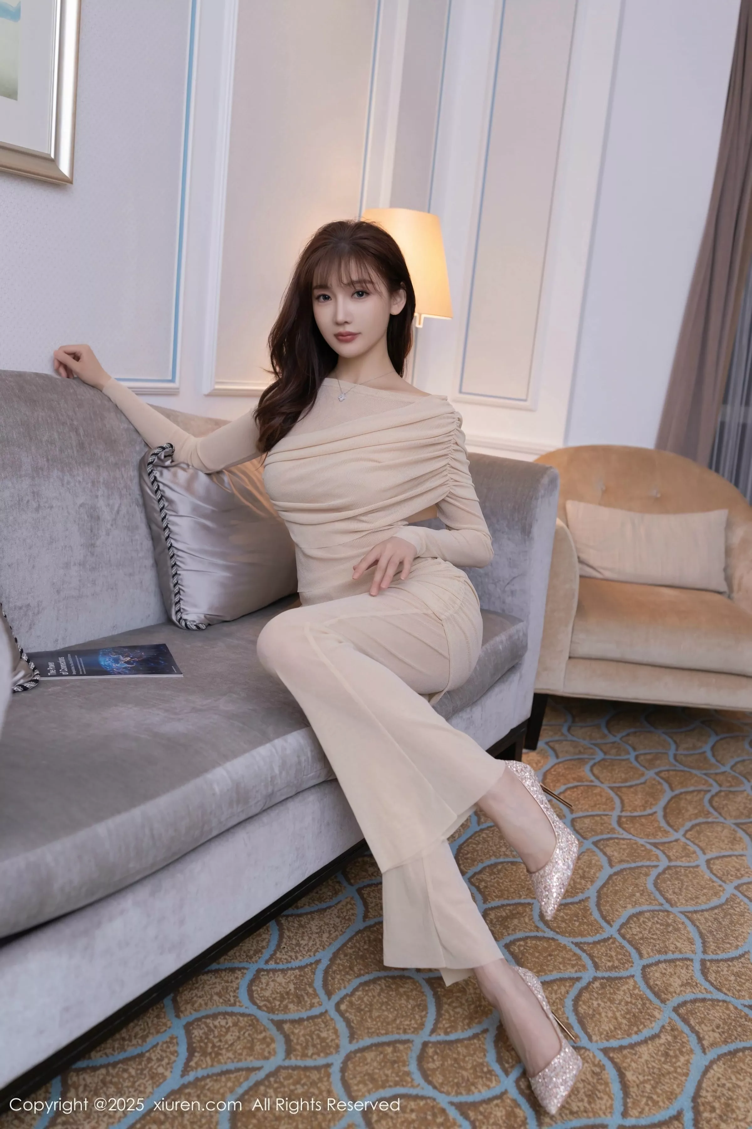 陆萱萱  [XiuRen]高清写真图 2025.06.19 No.10436 陆萱萱 白色情趣第3张图片