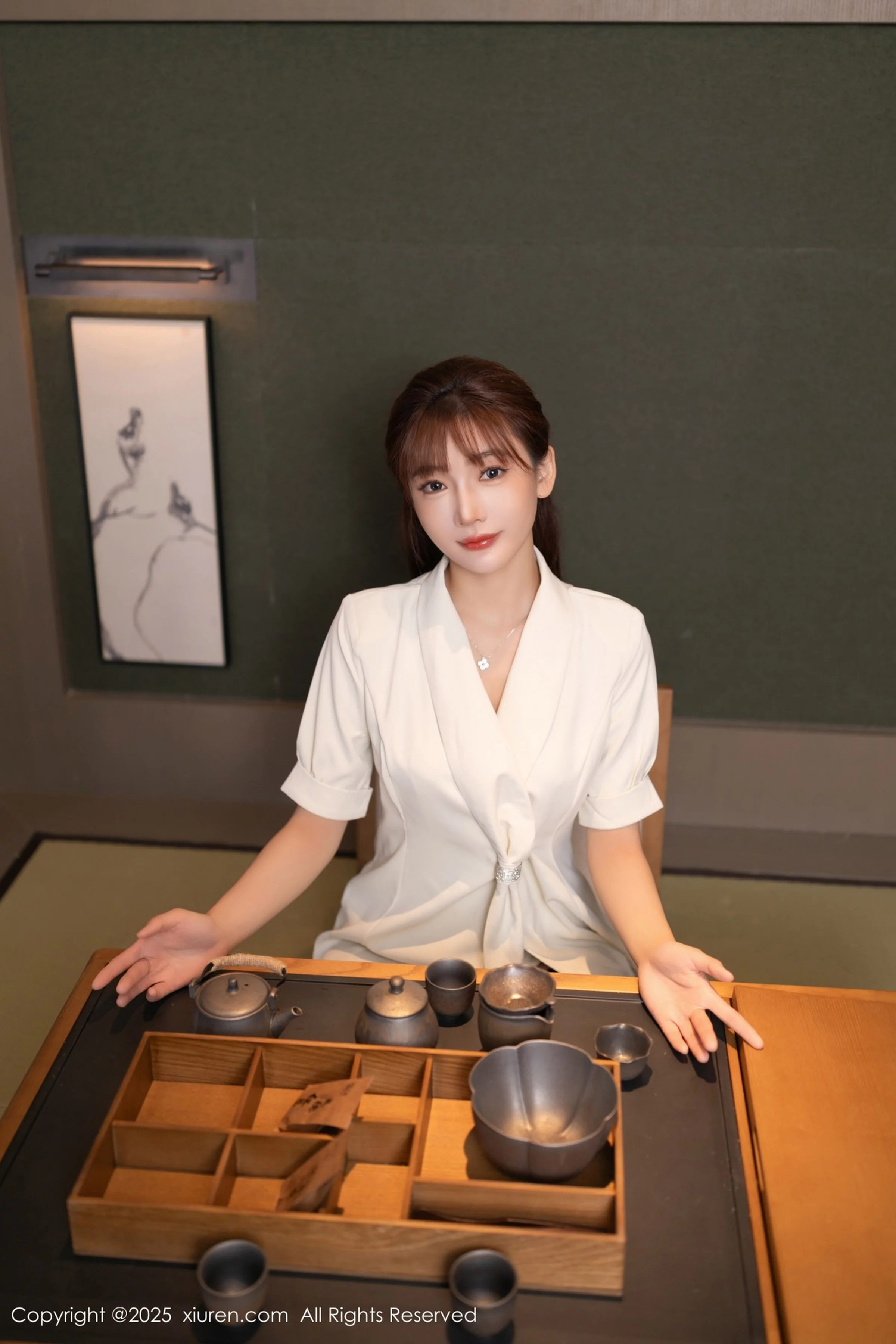 陆萱萱  [XiuRen]高清写真图 2025.08.14 No.10650 陆萱萱 白色西装第5张图片