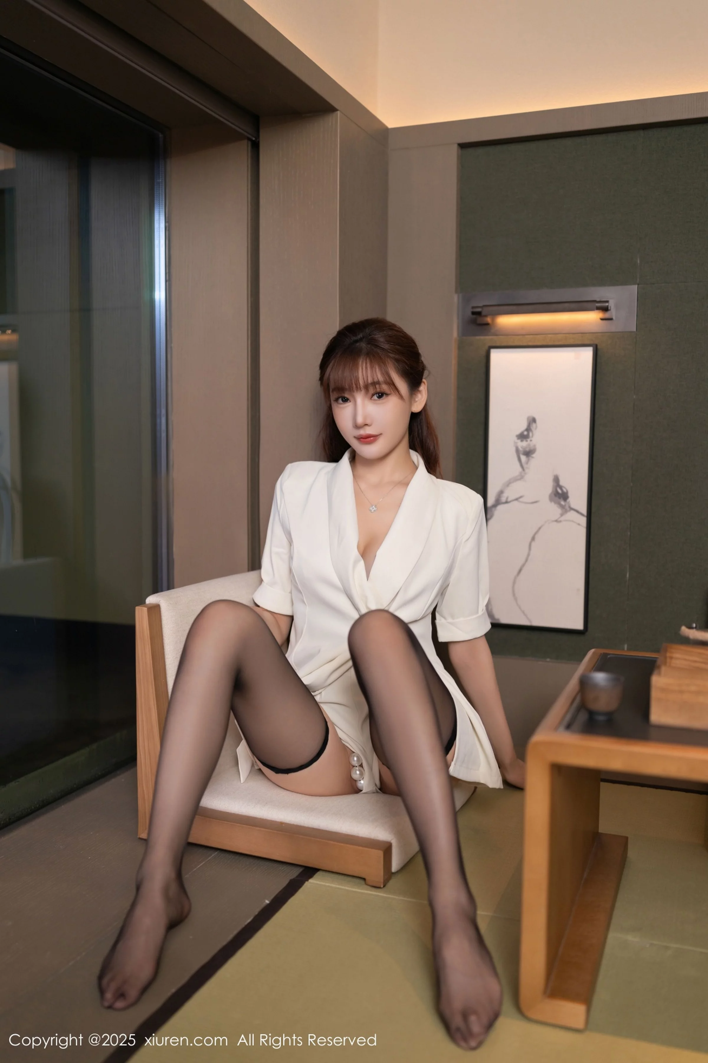 陆萱萱  [XiuRen]高清写真图 2025.08.14 No.10650 陆萱萱 白色西装第7张图片