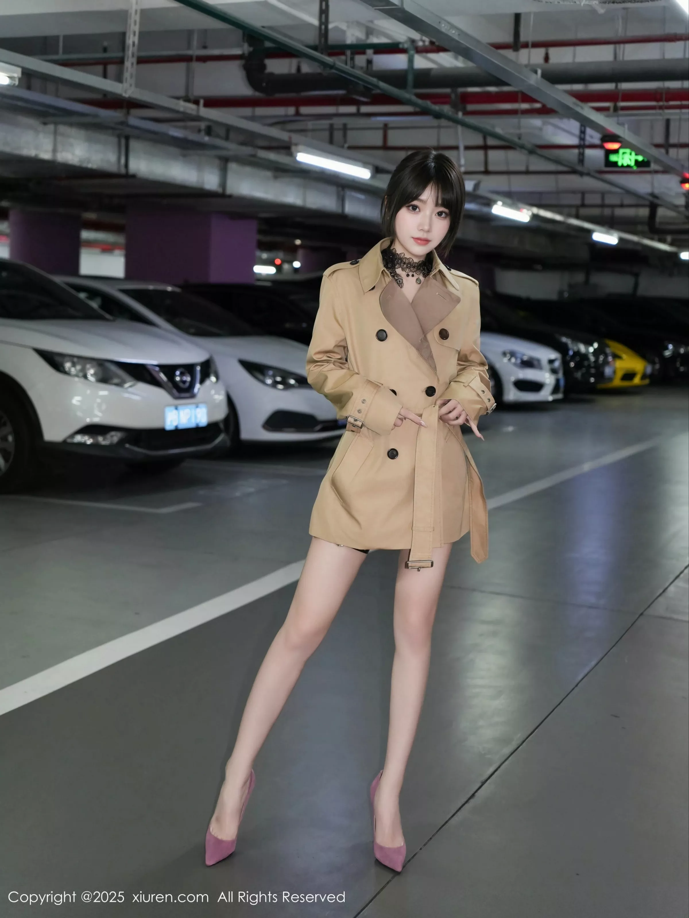 汁汁  [XiuRen]高清写真图 2025.04.10 No.10134 汁汁 浅色风衣第7张图片