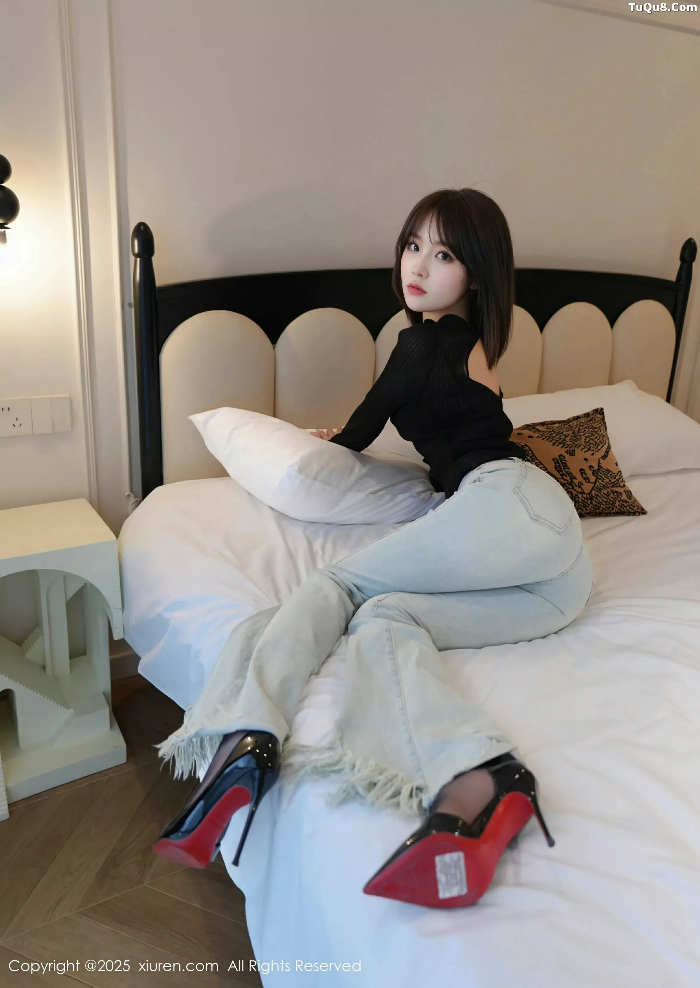 [XiuRen]高清写真图 2025.06.06 No.10374 汁汁 蓝色牛仔裤-秀人网