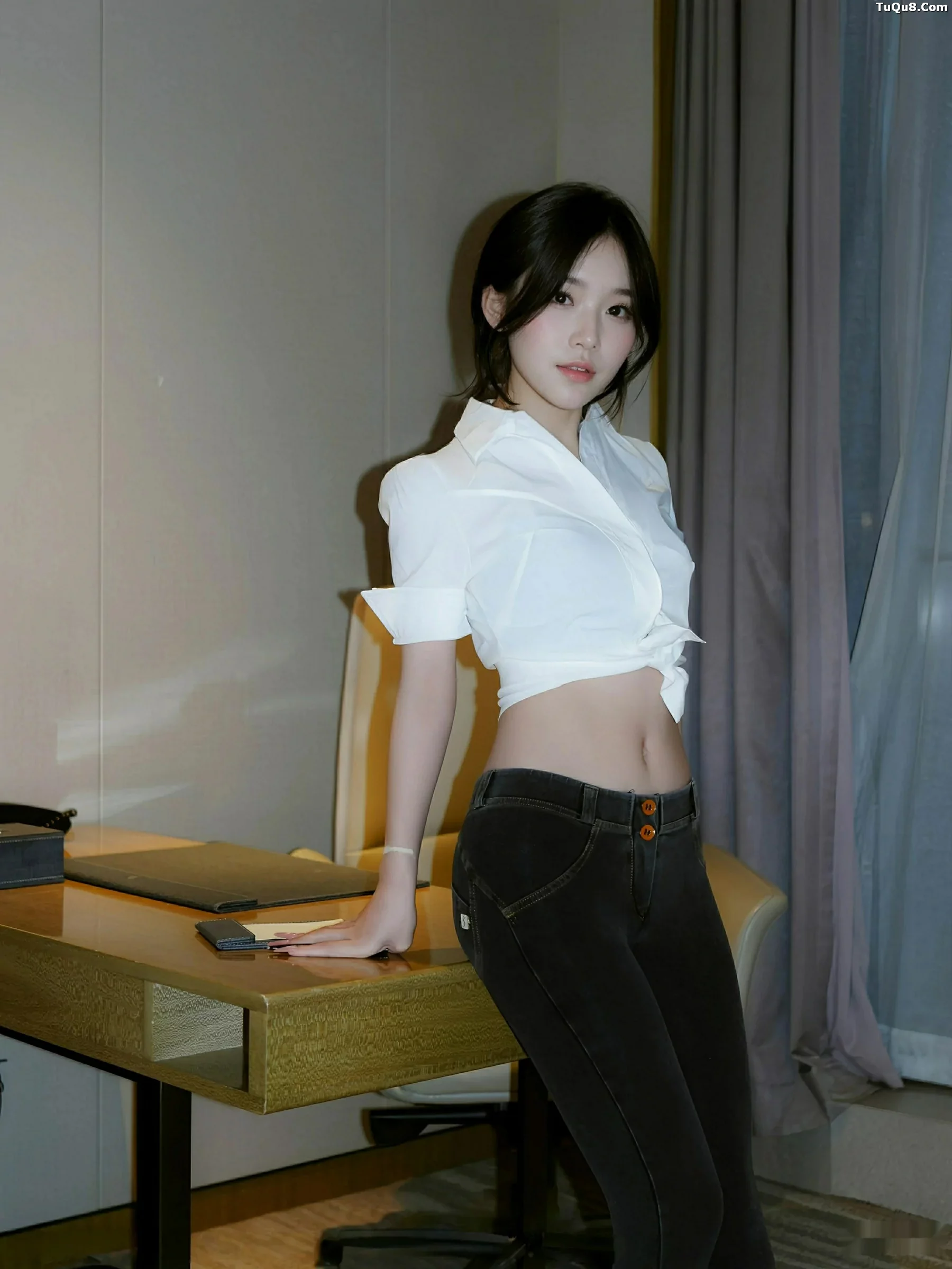 [XiuRen]高清写真图 2025.09.19 No.10785 汁汁 性感白T-套图网