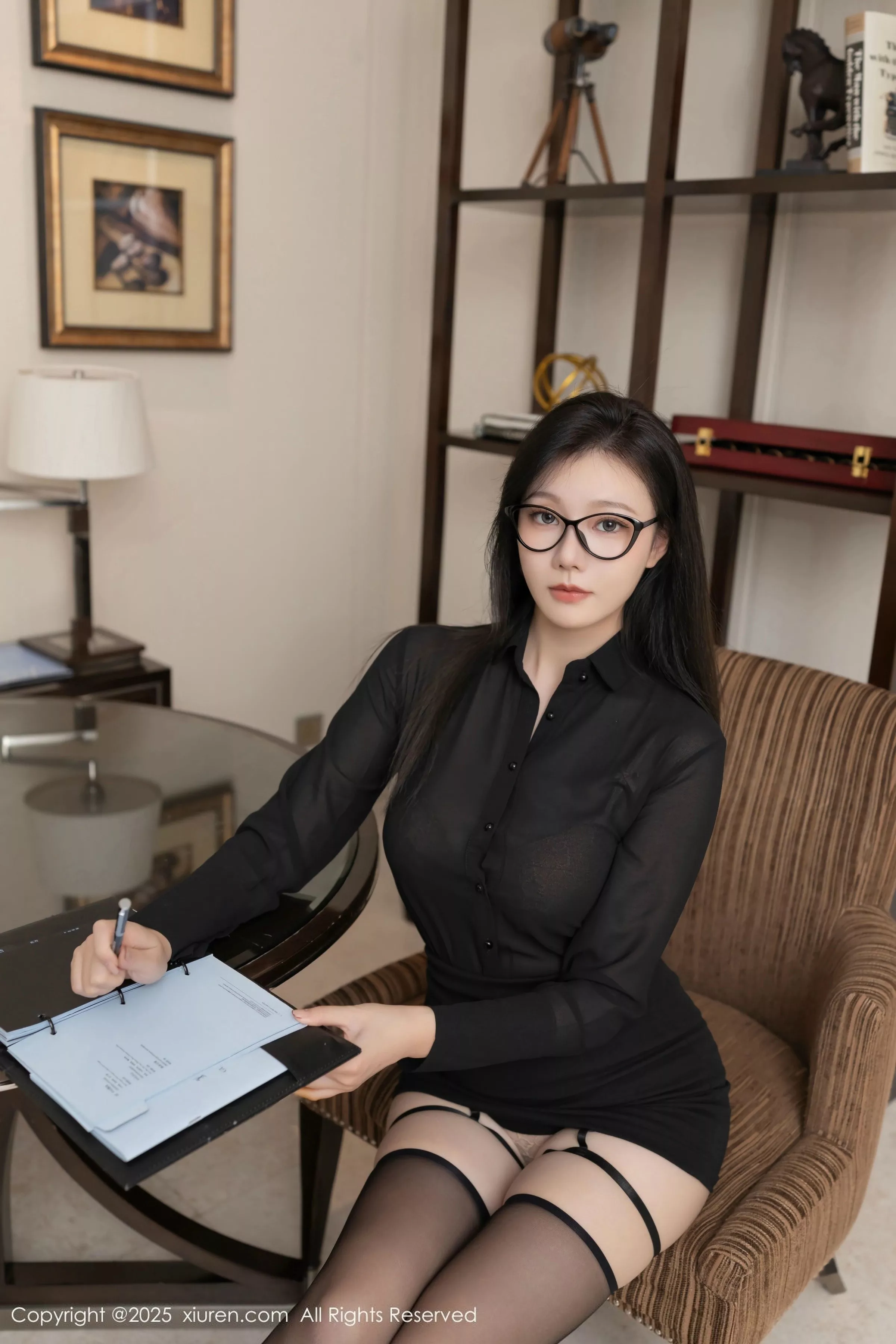 安然Maleah  [XiuRen]高清写真图 2025.03.11 No.9999 安然anran 美腿黑丝第8张图片