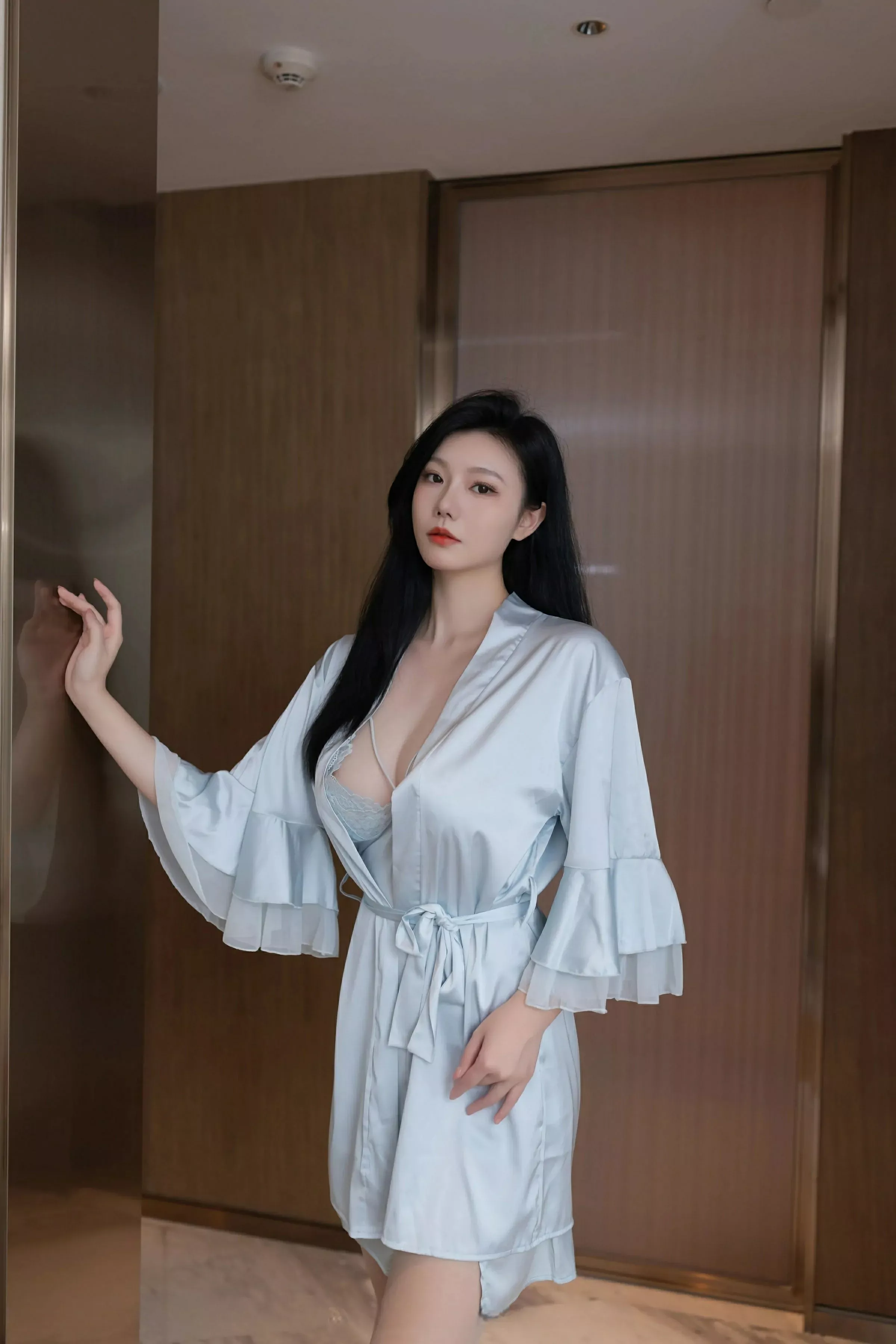 [XiuRen]高清写真图 2025.06.10 No.10390 安然anran 蓝色连衣短-套图网