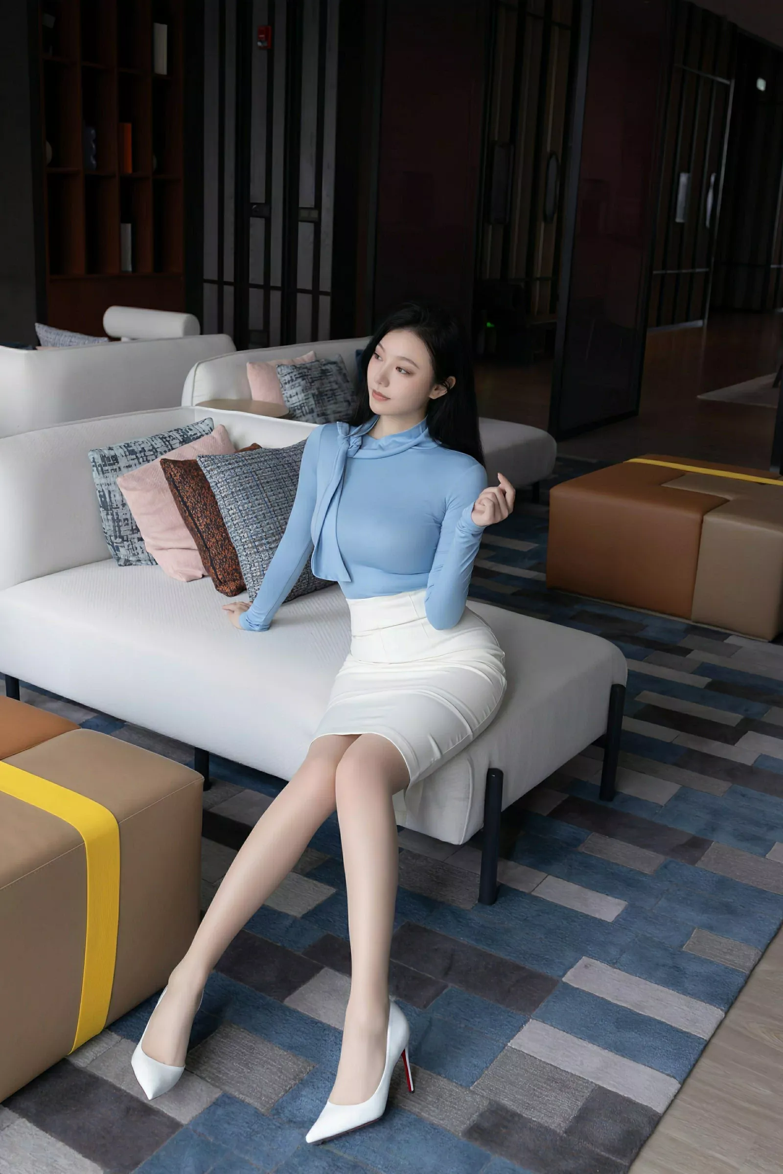 安然Maleah  [XiuRen]高清写真图 2025.06.17 No.10424 安然anran 性感蓝色第3张图片