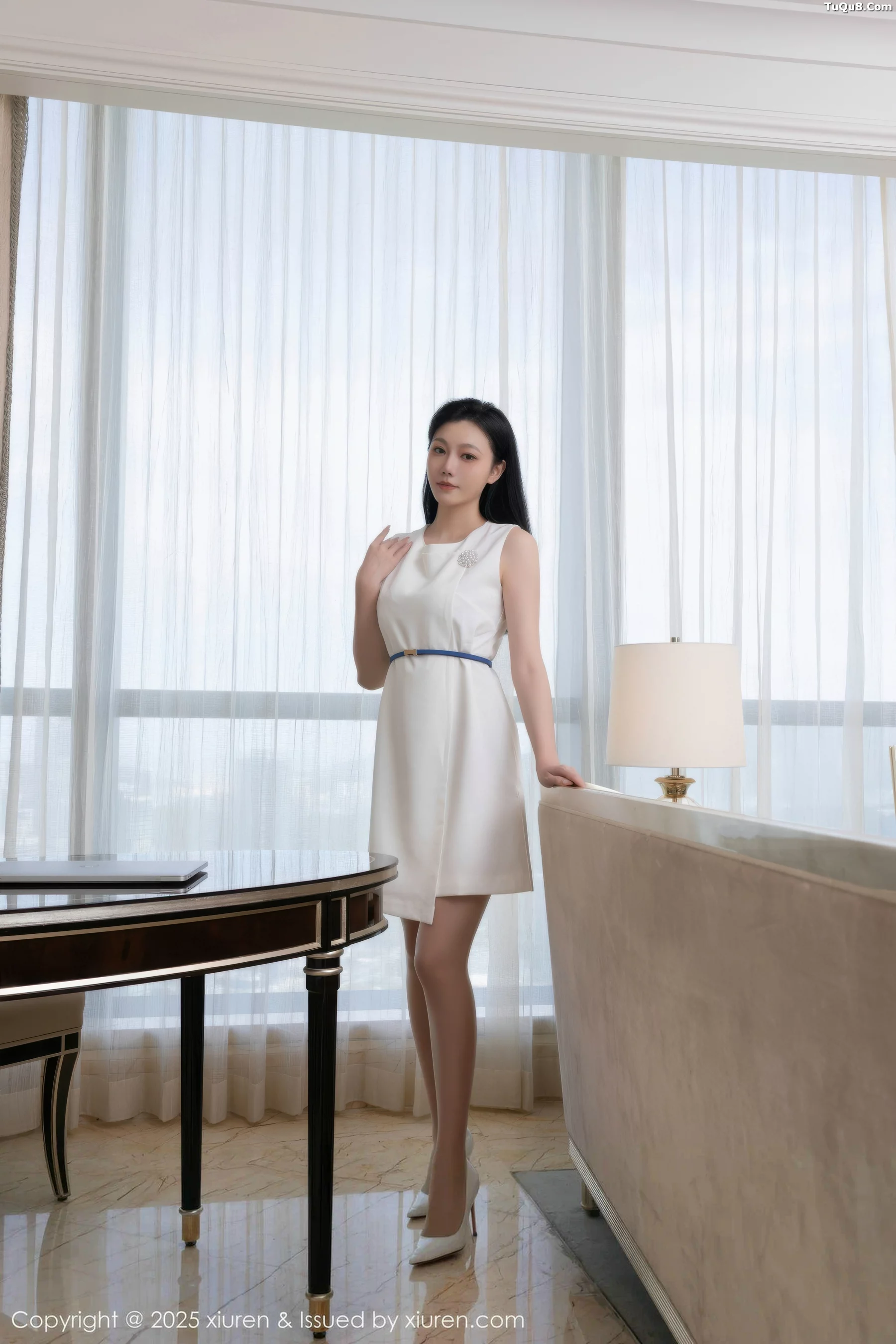 安然Maleah  [XiuRen]高清写真图 2025.09.29 No.10829 安然anran 连衣短裙第6张图片