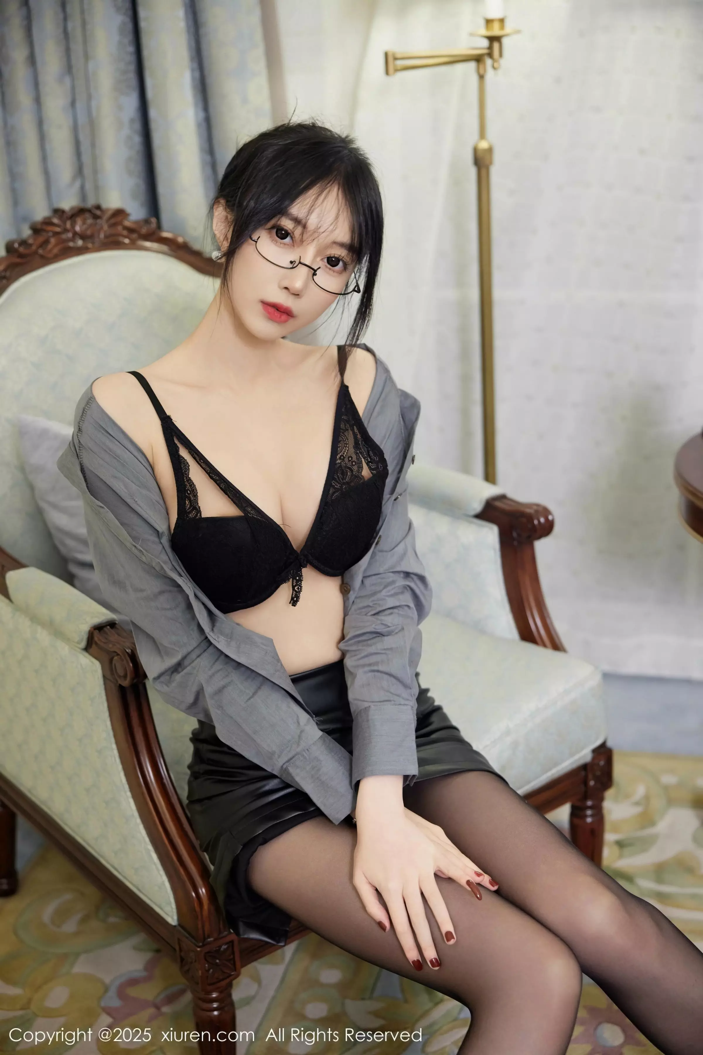 玥儿玥  [XiuRen]高清写真图 2025.03.19 No.10043 玥儿玥er 杭州旅拍第4张图片