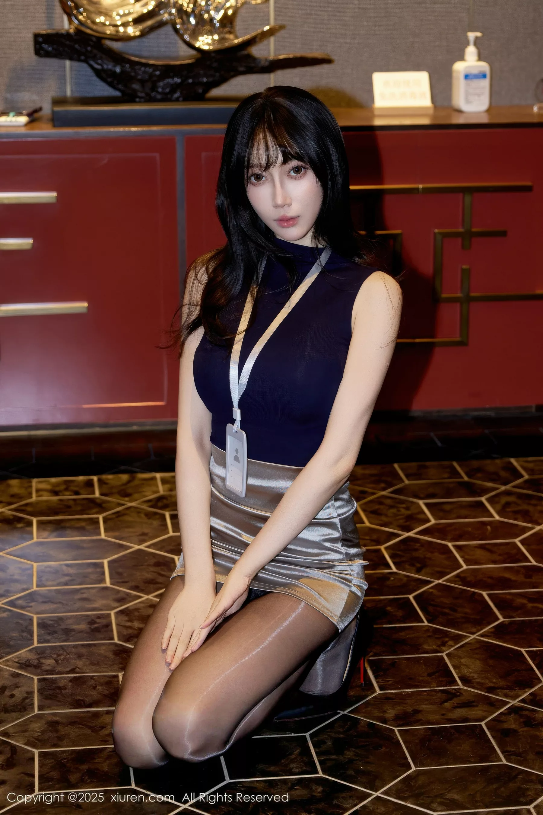 玥儿玥  [XiuRen]高清写真图 2025.10.20 No.10890 玥儿玥er 上海旅拍第3张图片