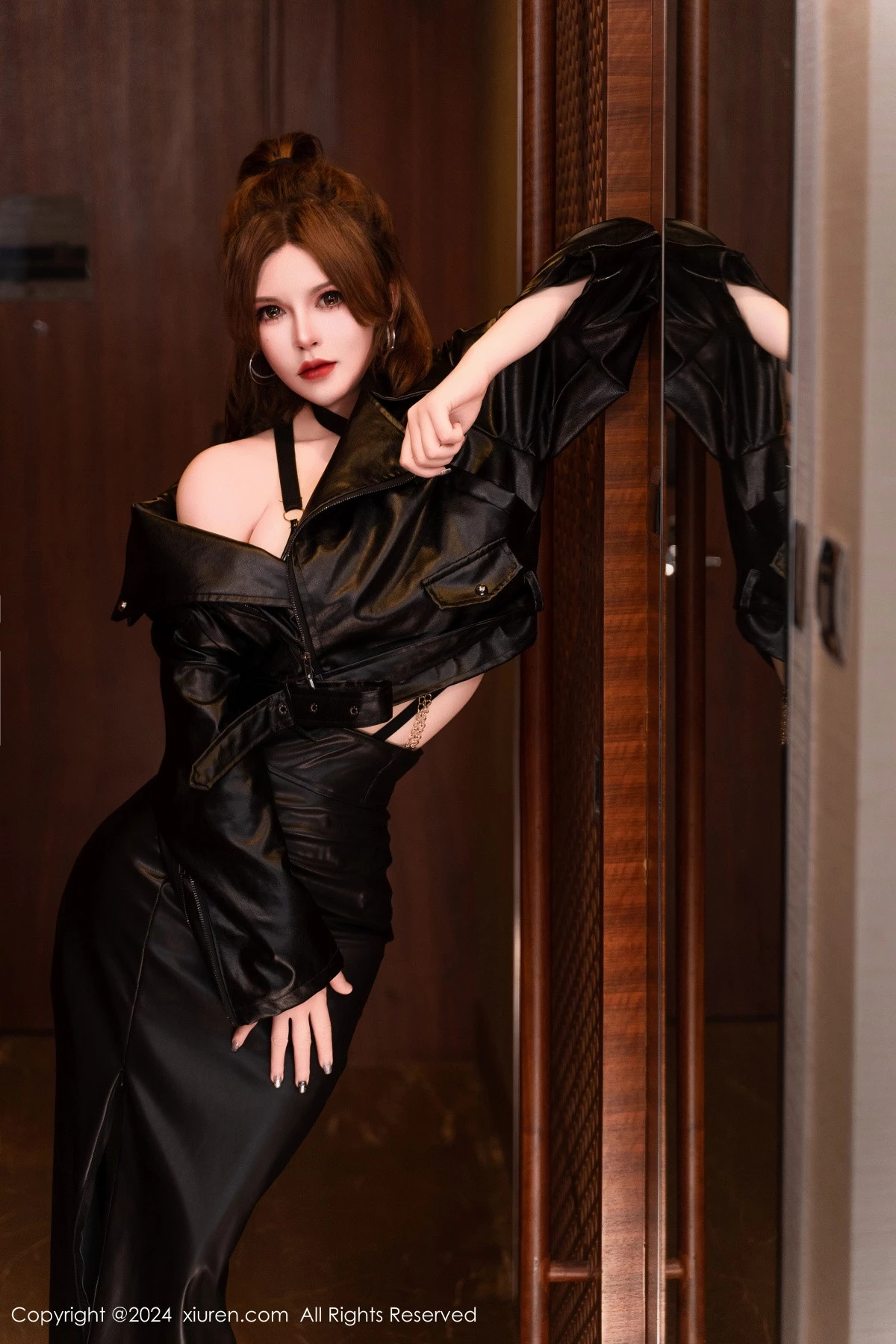 伊丽莎有点白  [XiuRen]高清写真图 2024.03.28 No.8305 伊丽莎有点白 美腿性感第10张图片